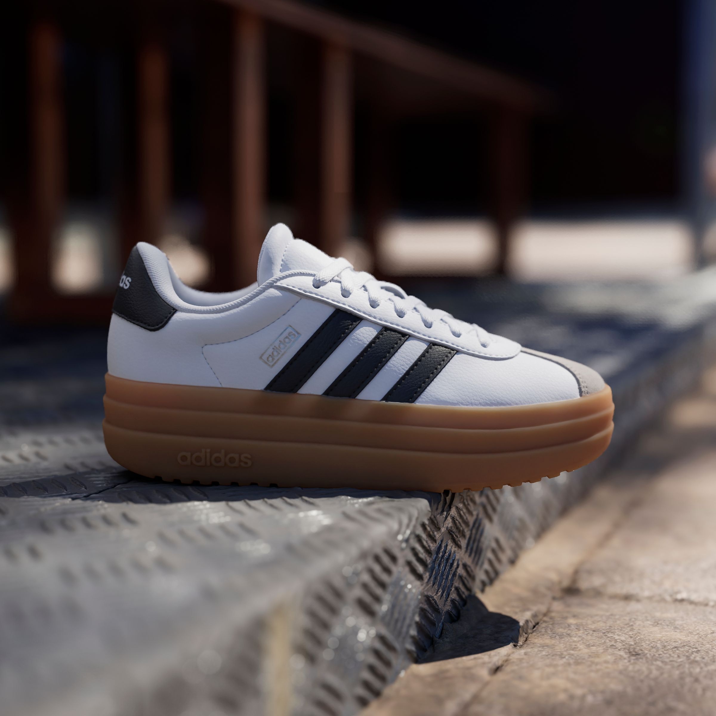 adidas Sportswear Sneaker »VL COURT BOLD LIFESTYLE KIDS«, Design auf den Spuren des adidas Gazelle Bold