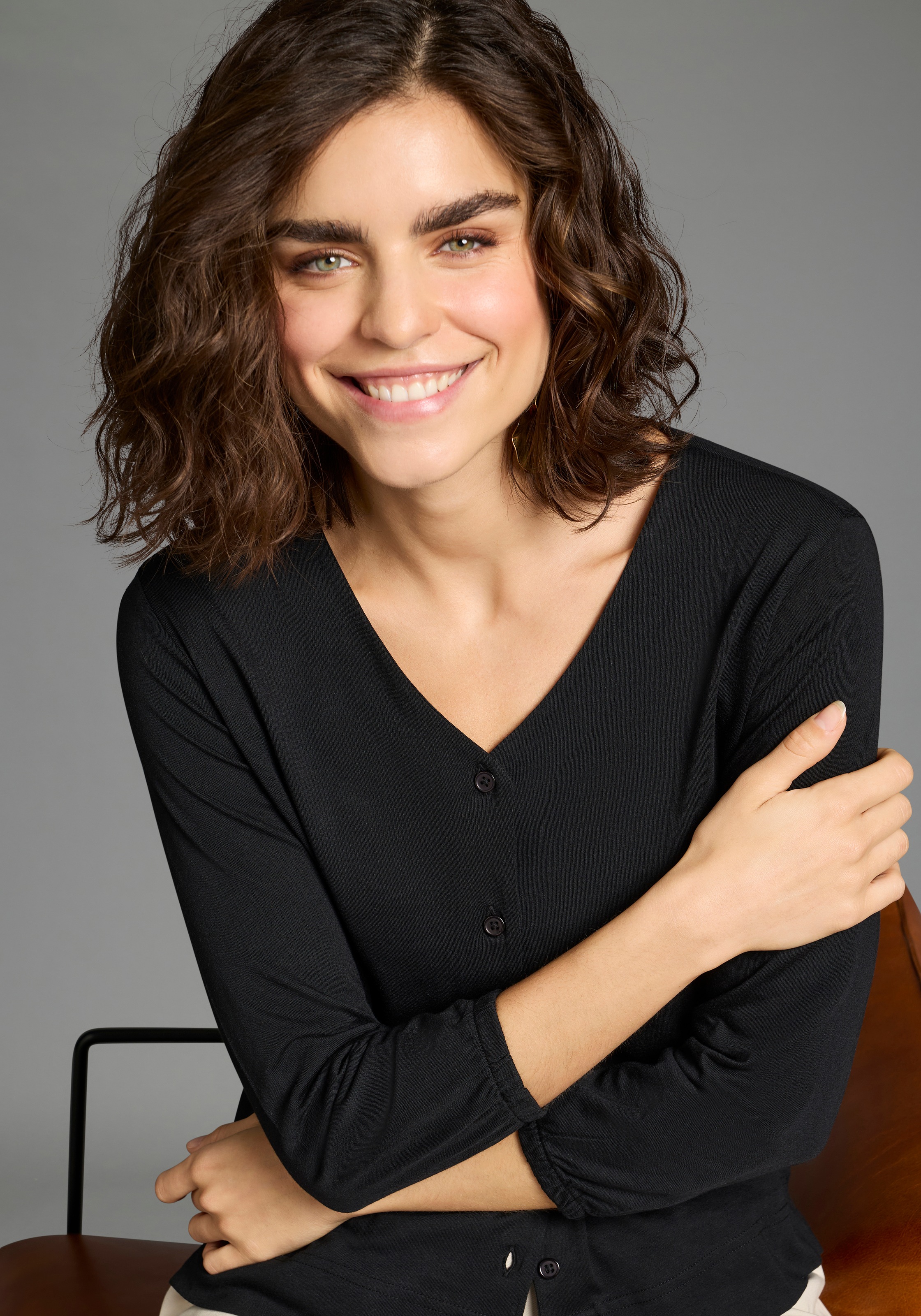 Thumbnail - Laura Scott 3/4-Arm-Shirt Basic-Stil, 3/4-Ärmellänge, mit V-Ausschnitt, mit Seitenschlitzen