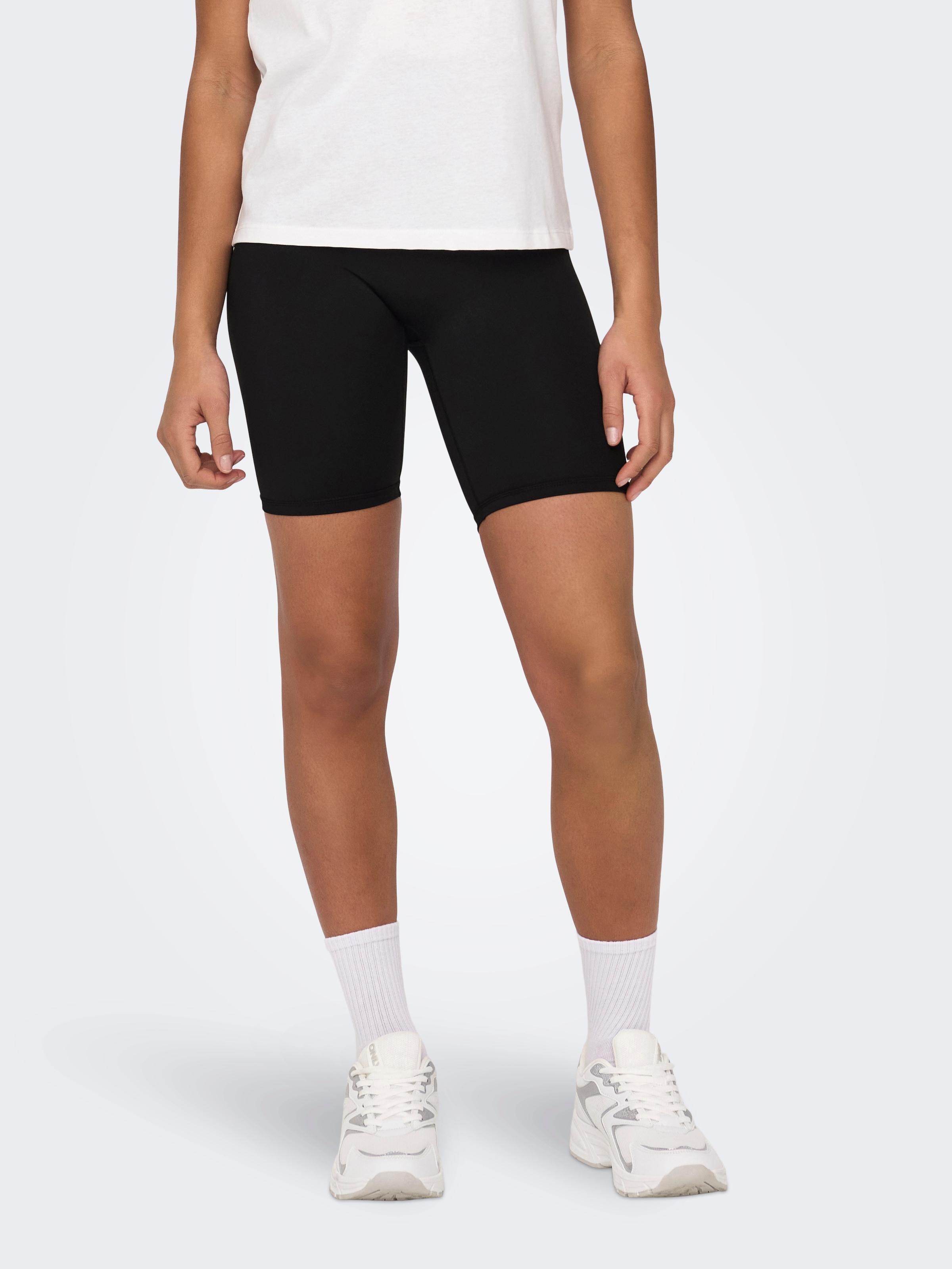 ONLY Play Trainingsshorts "ONPJAM-SANA-3 XHW SHORTS NOOS" Skinny Fit, knielange Schnittform, aus Nylon und Elasthan, elastisch