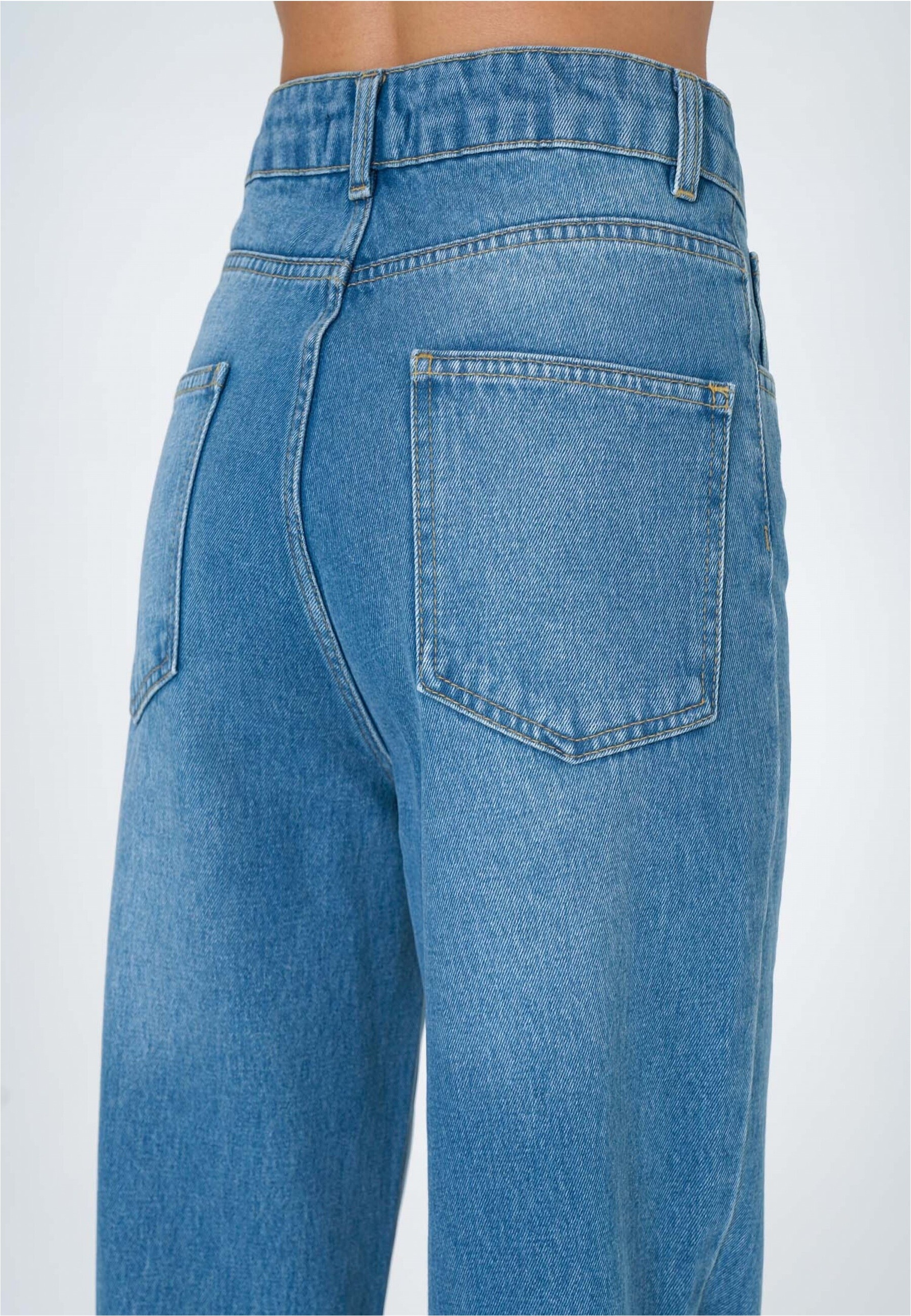 freshlions Bequeme Jeans »Sofia«, mit ausgestelltem Bein