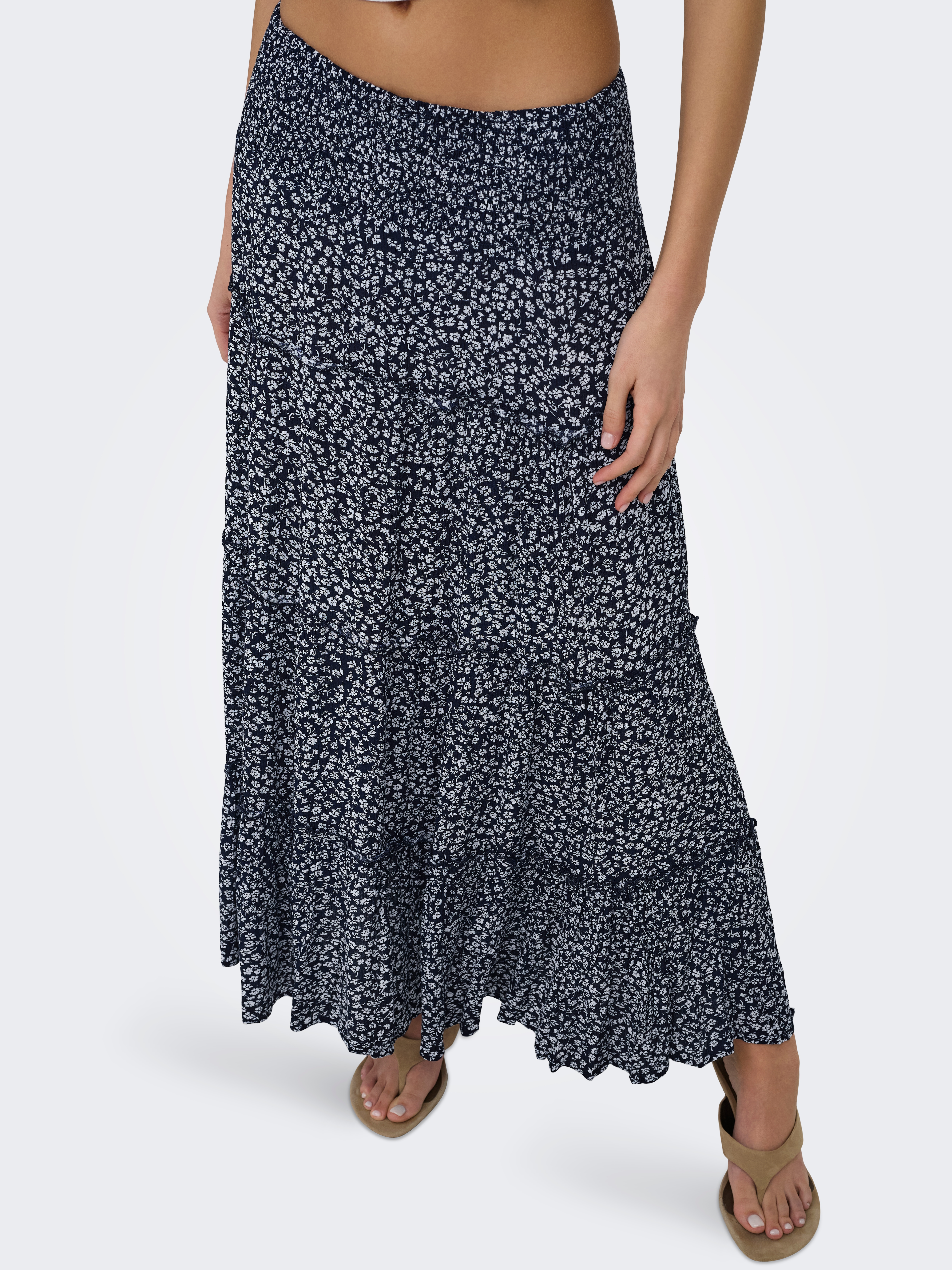 ONLY Maxirock "ONLFERNANDA LIFE LAYRED LONG SKIRT NOOS" Viskose, gesmoktes Bündchen