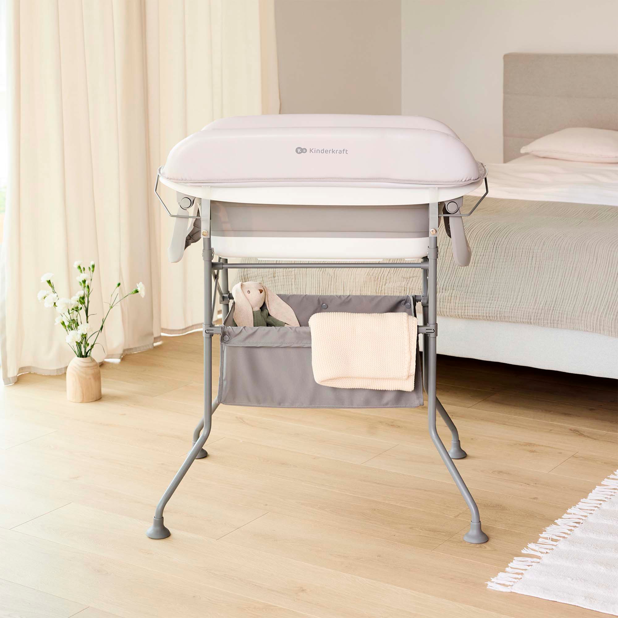 Kinderkraft Babybadewanne »BUBBLY« Höhe 98 cm Ablaufschlauch | zusammenfaltbar mit Wickelauflage