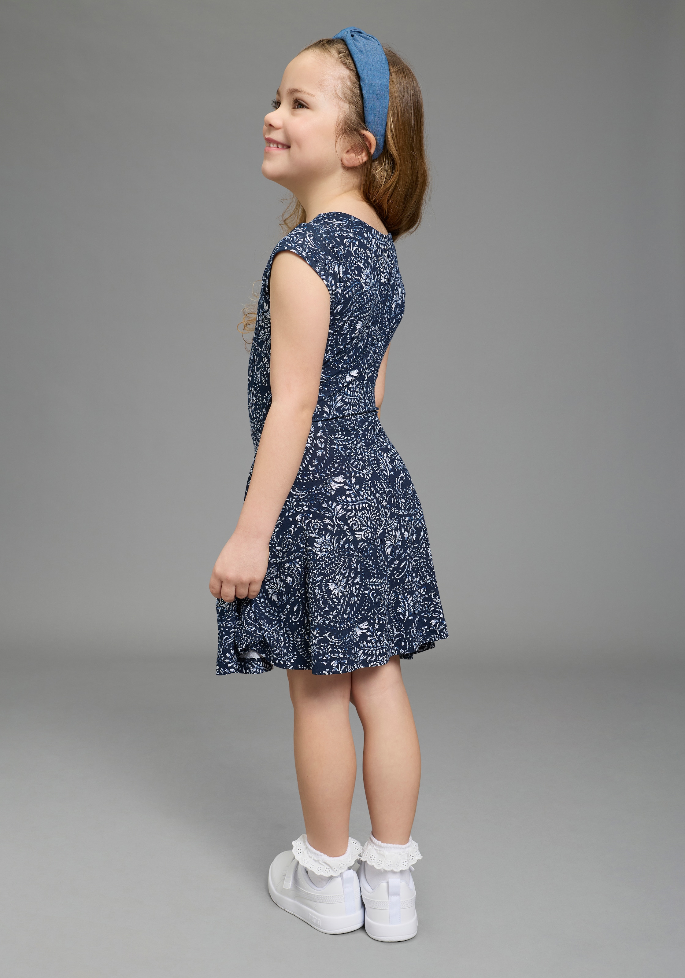 KIDSWORLD Jerseykleid »Viskose-Kleid mit Paisley Allover« Ohne Taschen Viskosekleid für Mädchen, mit modischem Druck, bequeme Passform