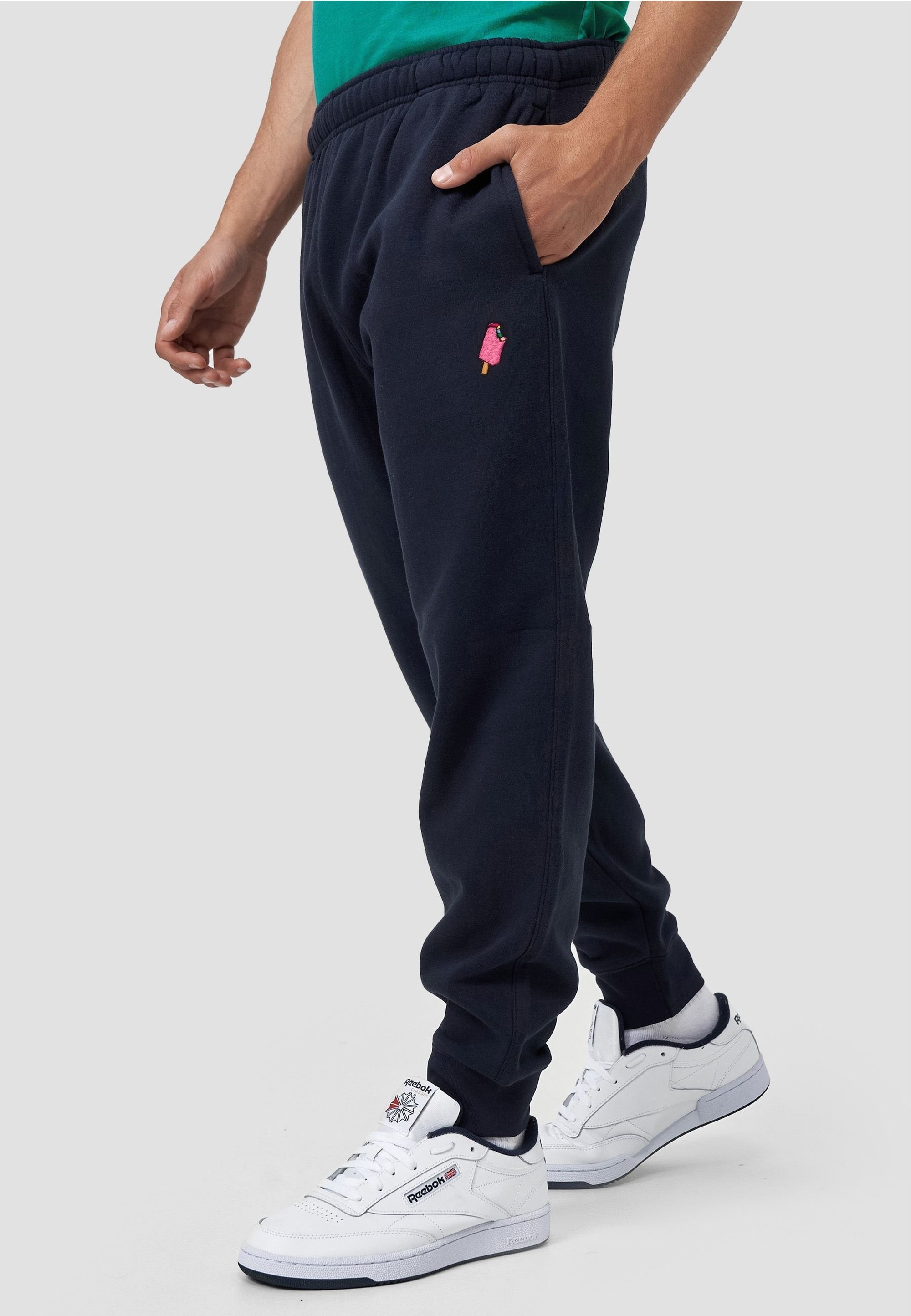 MIKON Sweathose im modischen Design günstig online kaufen