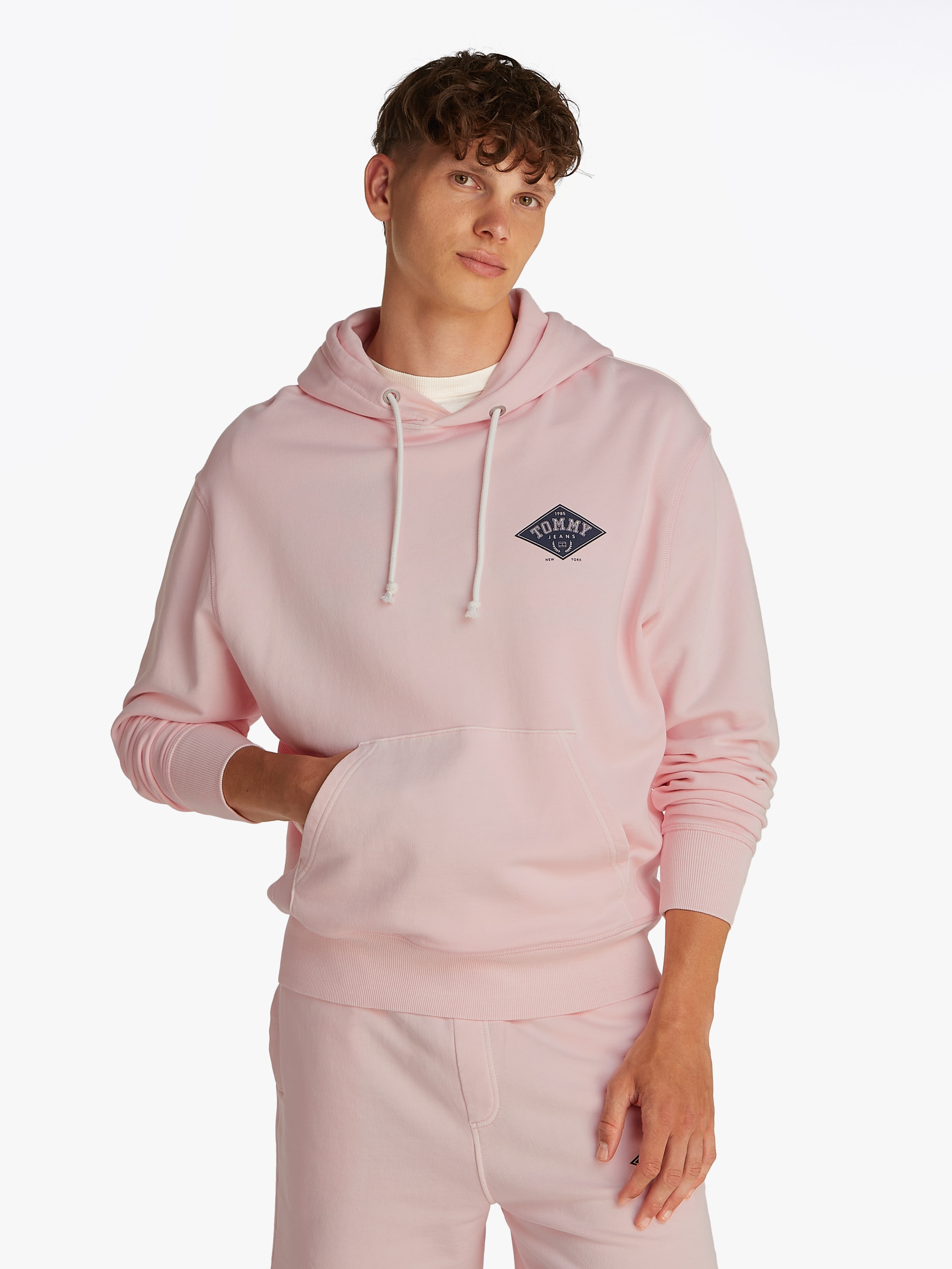 Tommy Jeans Kapuzensweatshirt "TJM RLX VARSITY GRAPHICS HOODIE", mit großem günstig online kaufen