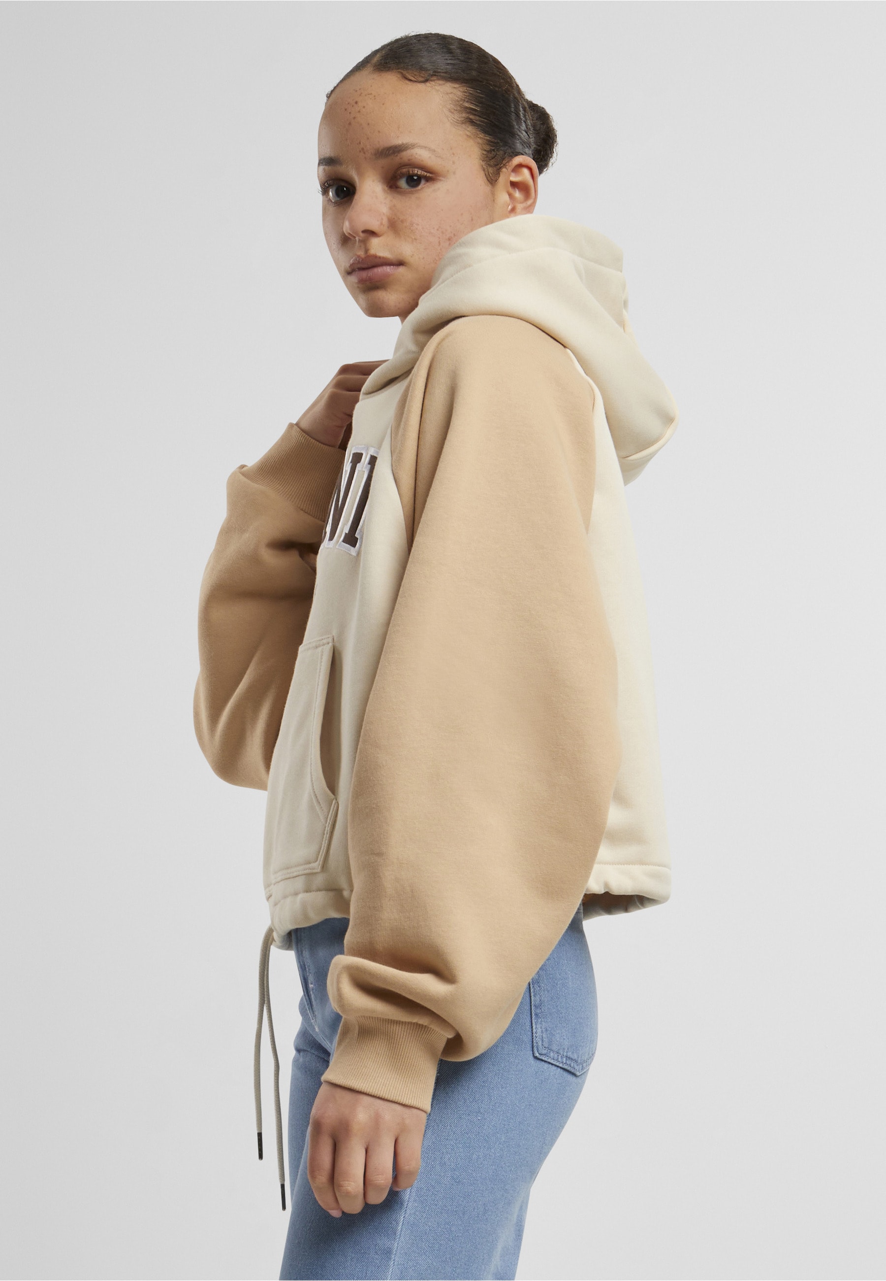 Karl Kani Kapuzenpullover »Karl Kani Damen KW224-005-2 KK Serif Crop Raglan Hoodie« 1 Stk.