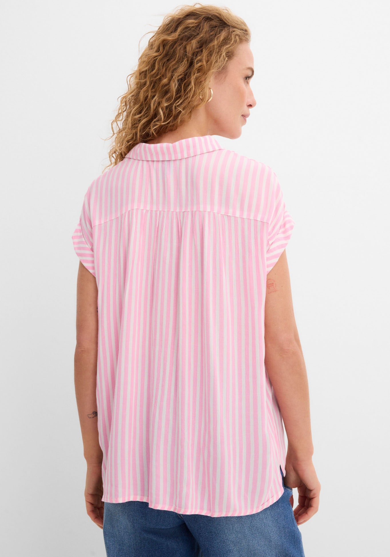 bonprix Kurzarmbluse »Kurzarmbluse aus fließender Viskose« Loose Fit, für einen luftigen Look, aus Viskose, gestreift