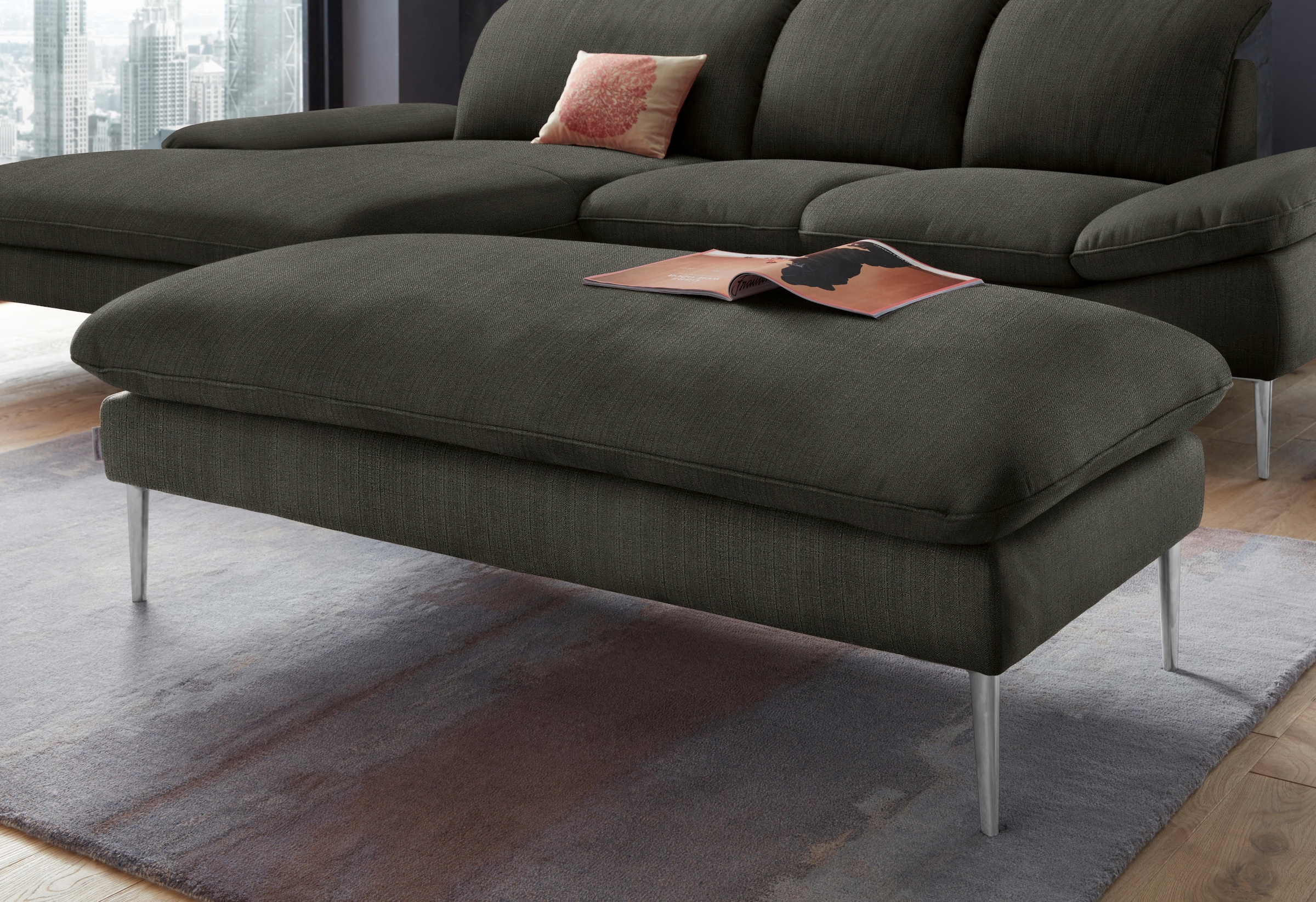 Hocker W.SCHILLIG "enjoy&MORE", grün (hunter r66), B:151cm H:45cm T:71cm, Chenille-Flachgewebe R66 (85% Polyester, 15% Nylon);Longlife Xtra-Leder Z59: Glattleder mit modischer Prägung. Hautstärke 0, 9 - 1, 1 mm;Stoff S37 (100% Polyester), Hocker, Hocker,  7