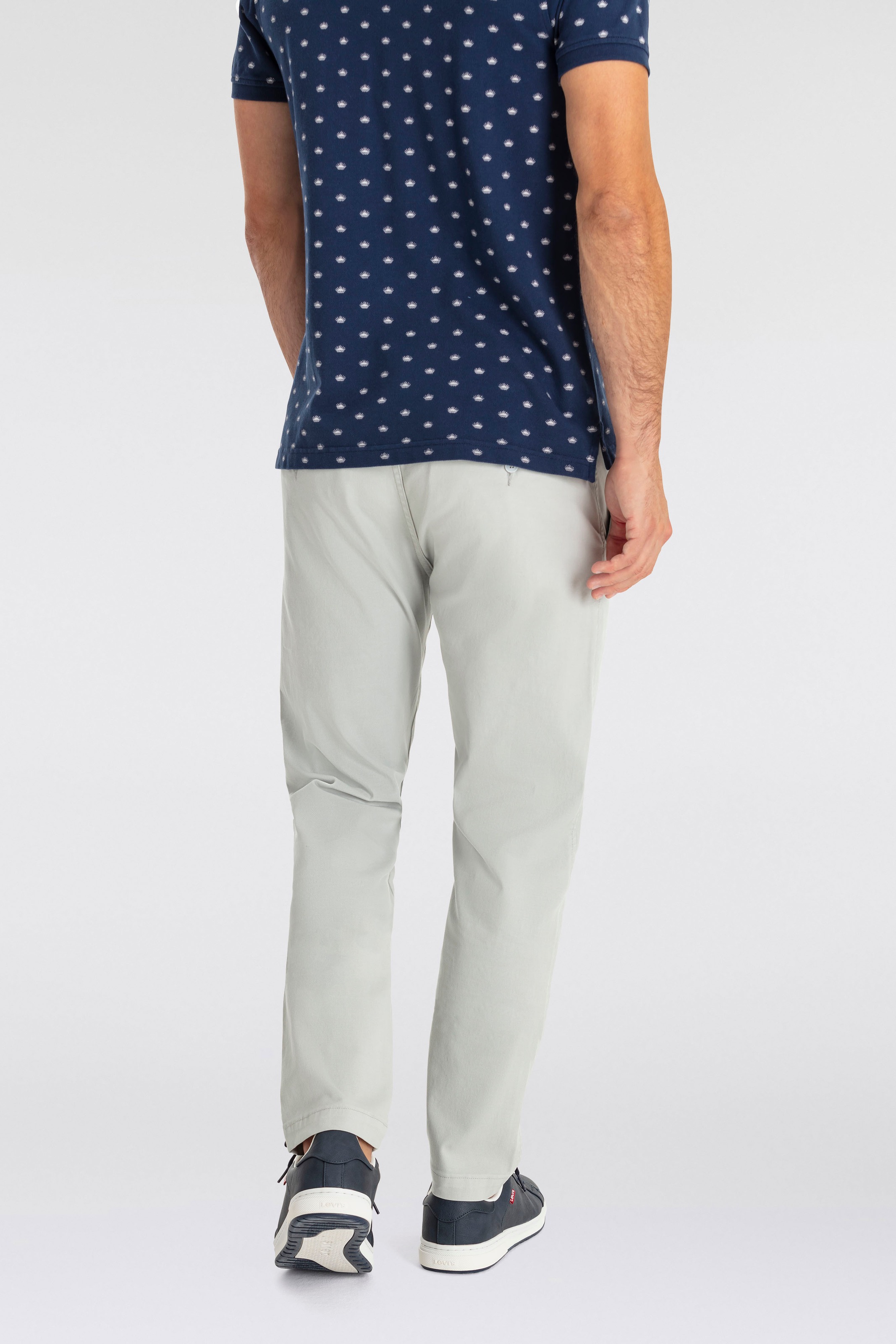 Levis "Chino Taper" mit optimalem Stretchanteil günstig online kaufen