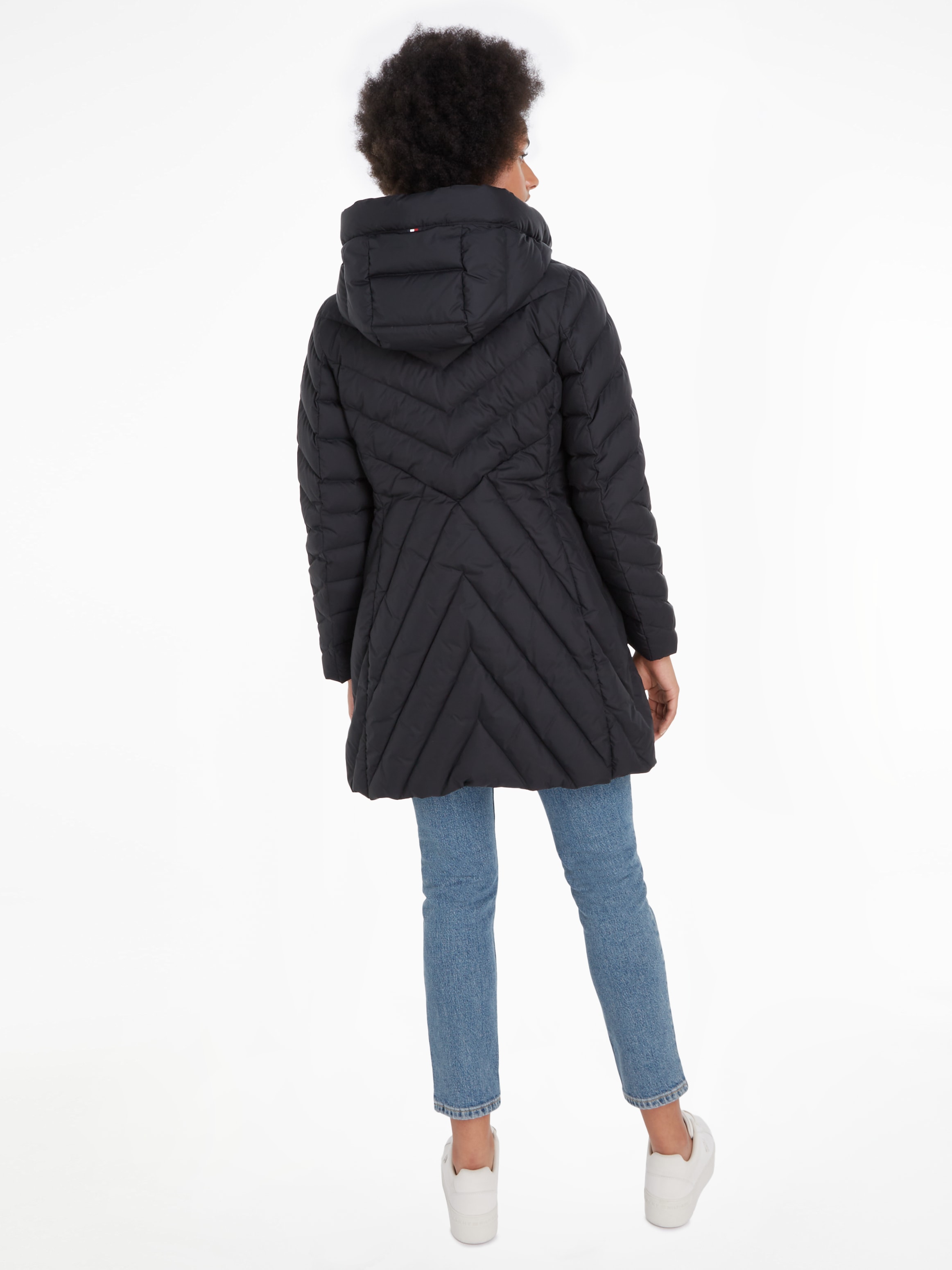 Tommy Hilfiger Steppmantel »CHEVRON MW PADDED COAT«, mit mittelstarker Wattierung und Tommy Hilfiger Markenlabel