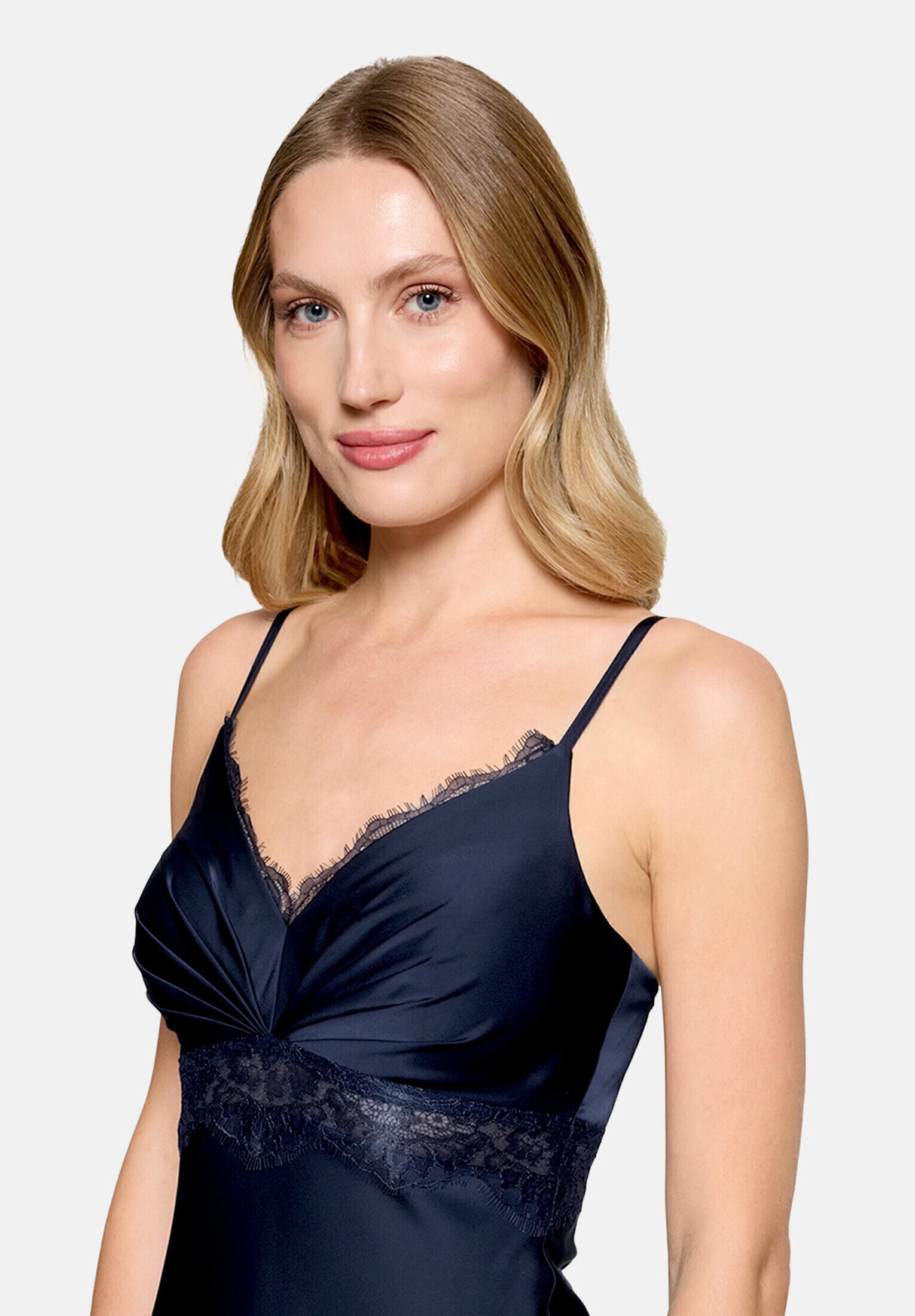 Vera Mont Abendkleid »Damen schmal geschnitten« Ohne Tasche