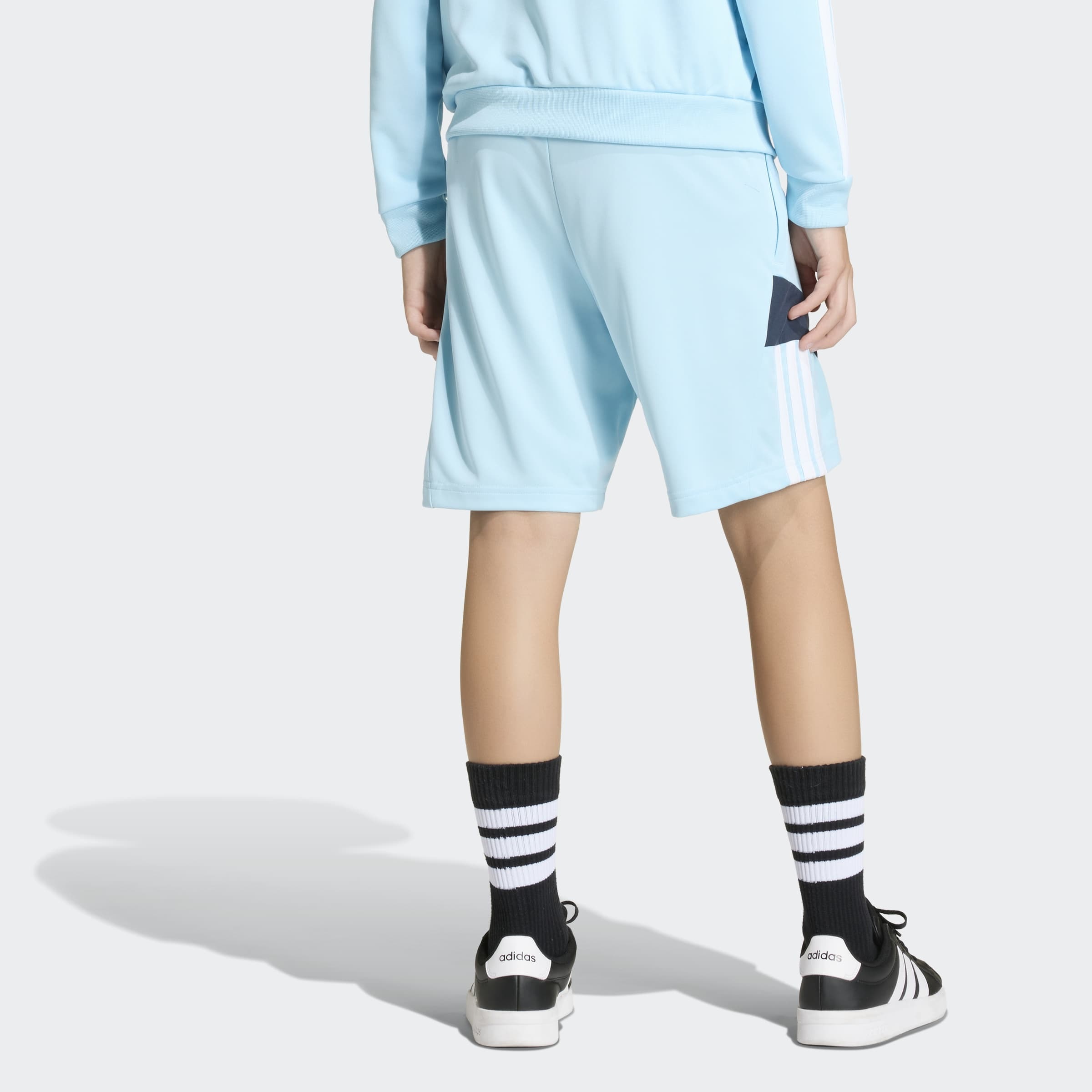 adidas Sportswear Shorts "J HOT SHO" Kinder Shorts, sportlicher Stil, mit Kordelverschluss