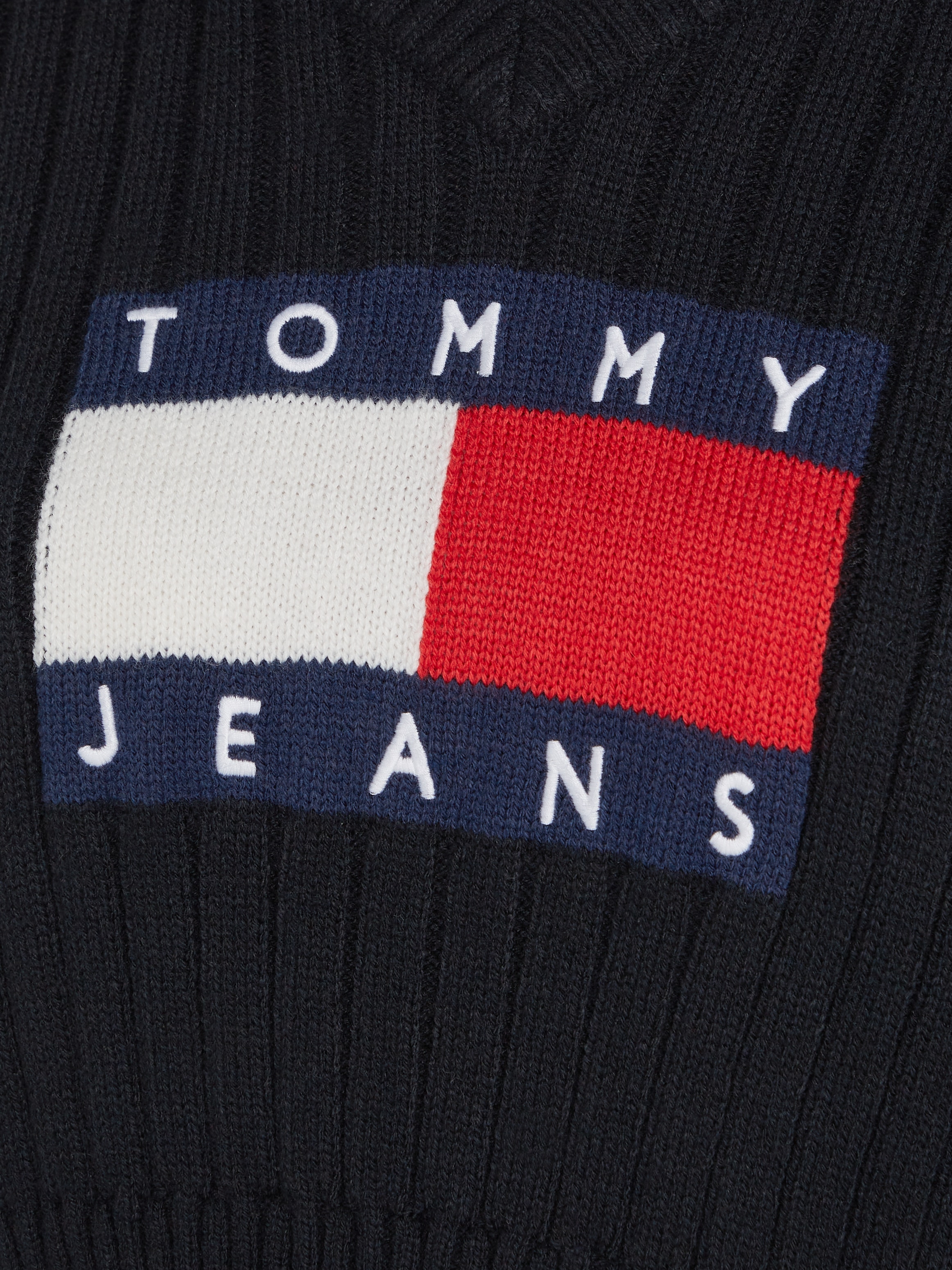 Tommy Jeans Curve V-Ausschnitt-Pullover »TJW VNCK CENTER FLAG SWEATER EXT« Große Größen