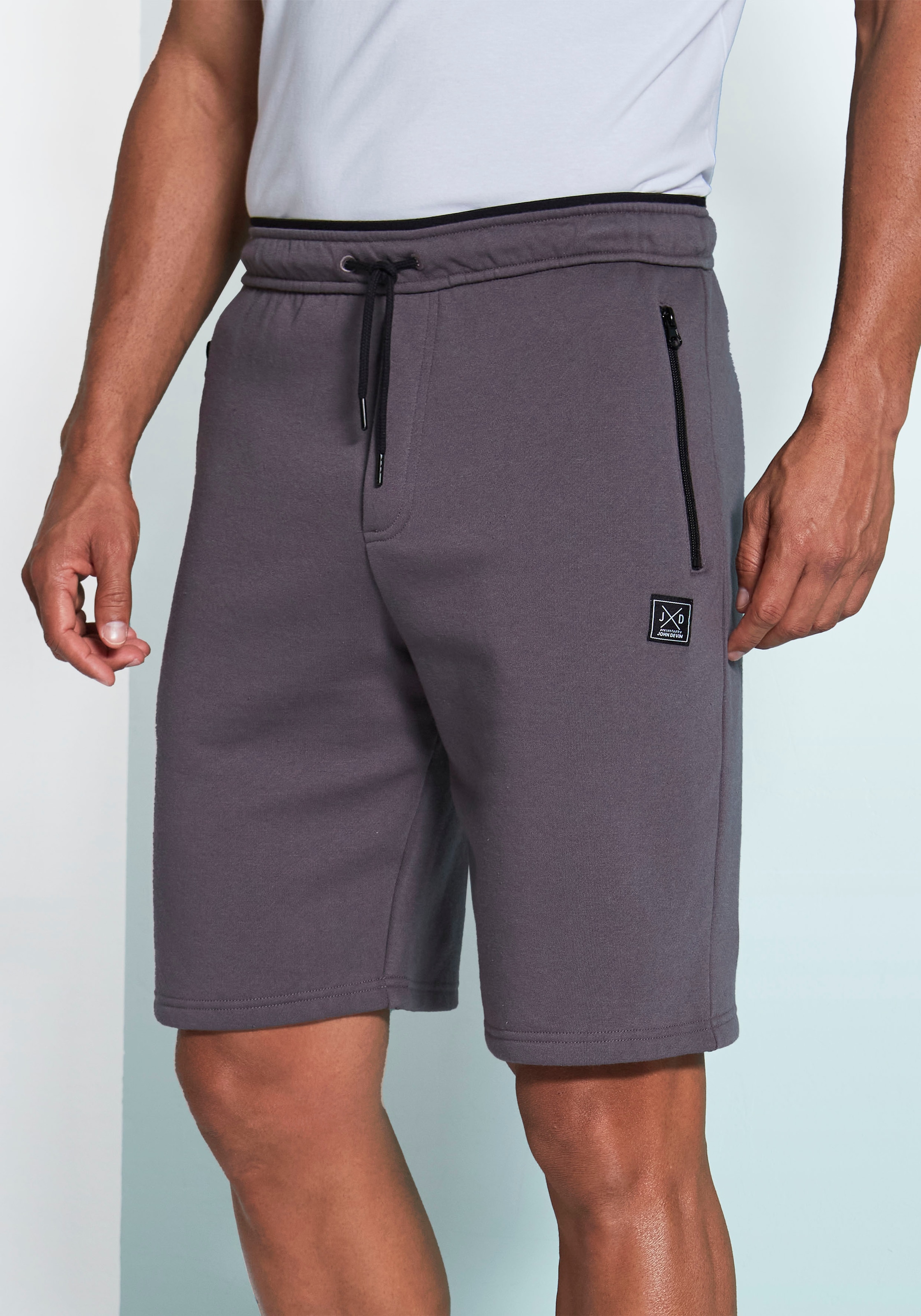 John Devin Sweatshorts, seitliche Taschen mit schwarzem Reißverschluss