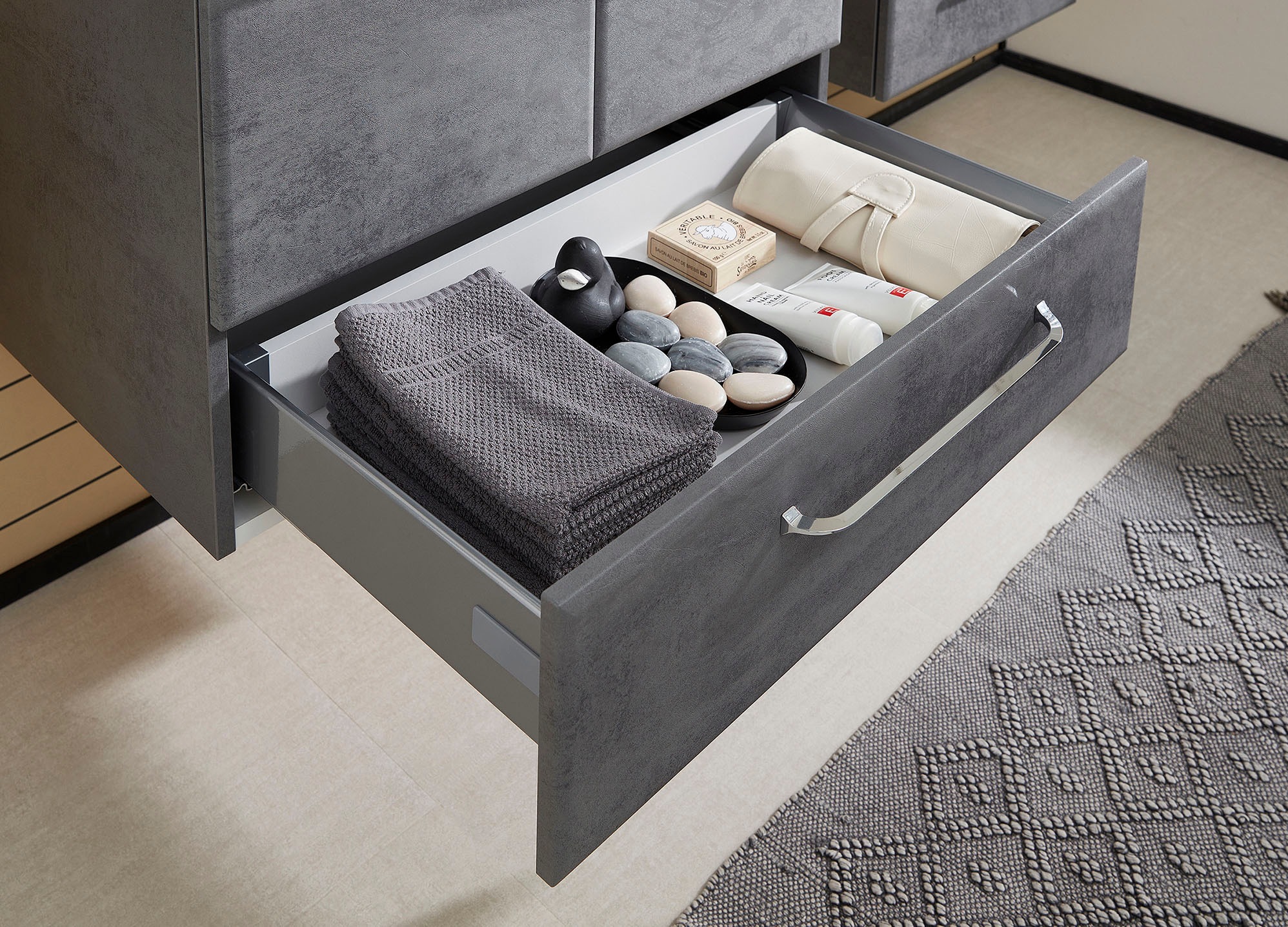 Saphir Badmöbel-Set »Quickset 945 3-teilig, Keramik-Waschtisch mit LED-Spiegelschrank«, (4 St.), Midischrank, 7 Türen, 3 Schubladen, 8 Einlegeböden, inkl. Türdämpfer