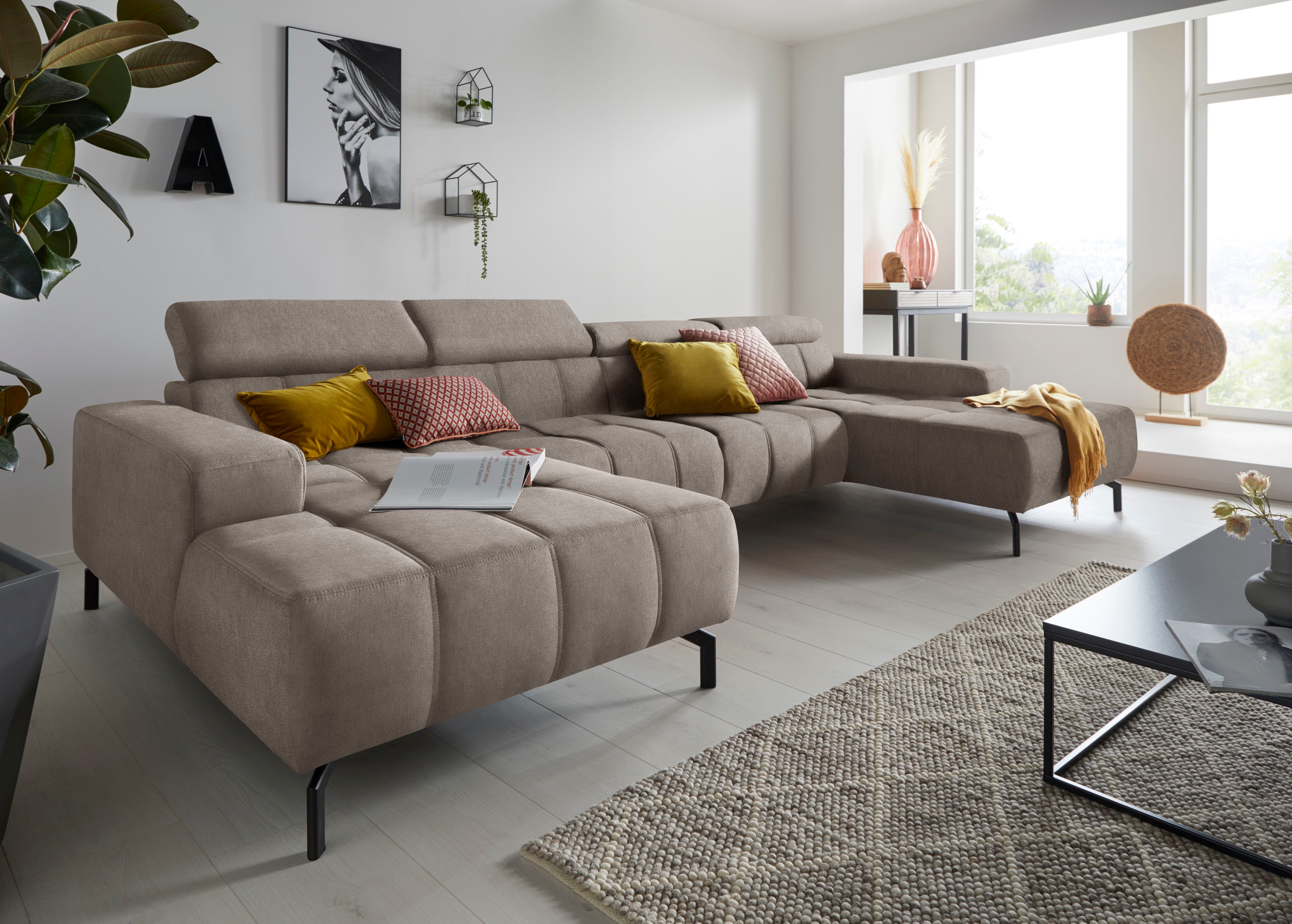 DOMO collection Wohnlandschaft "Cunelli tolle Sitznähte als Designelement, fester Sitzkomfort, U-Form" whlw. verstellbare Kopfteile, passend für gängige Saugroboter