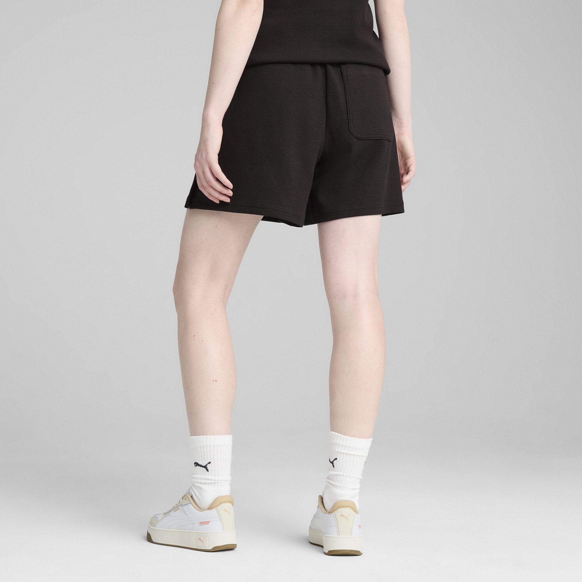 PUMA Sporthose »HER 5" Shorts mit hohem Bund Damen«