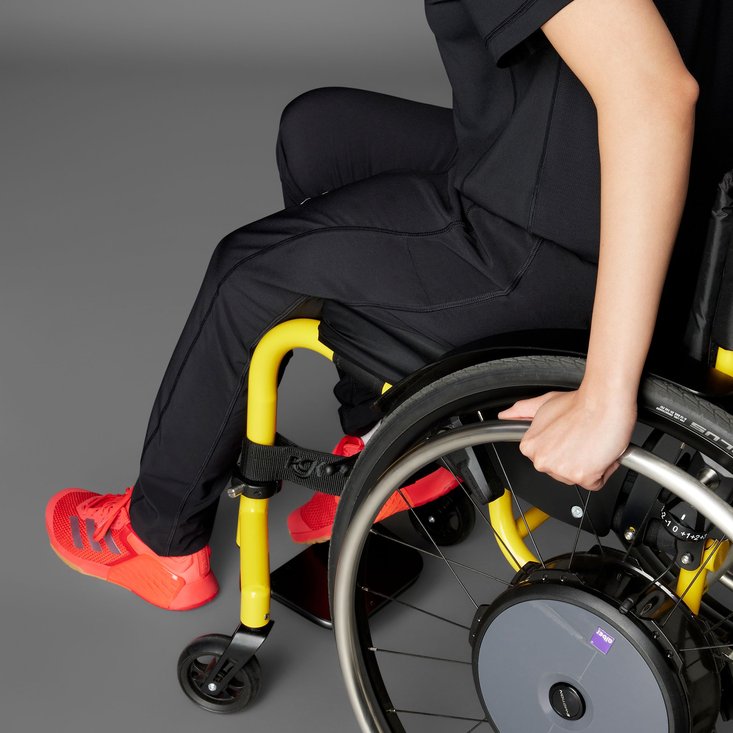 adidas Performance Sporthose »WTR ADAPT PANT«, (1 tlg.), Trainingshose für Rollstuhlsportler_innen