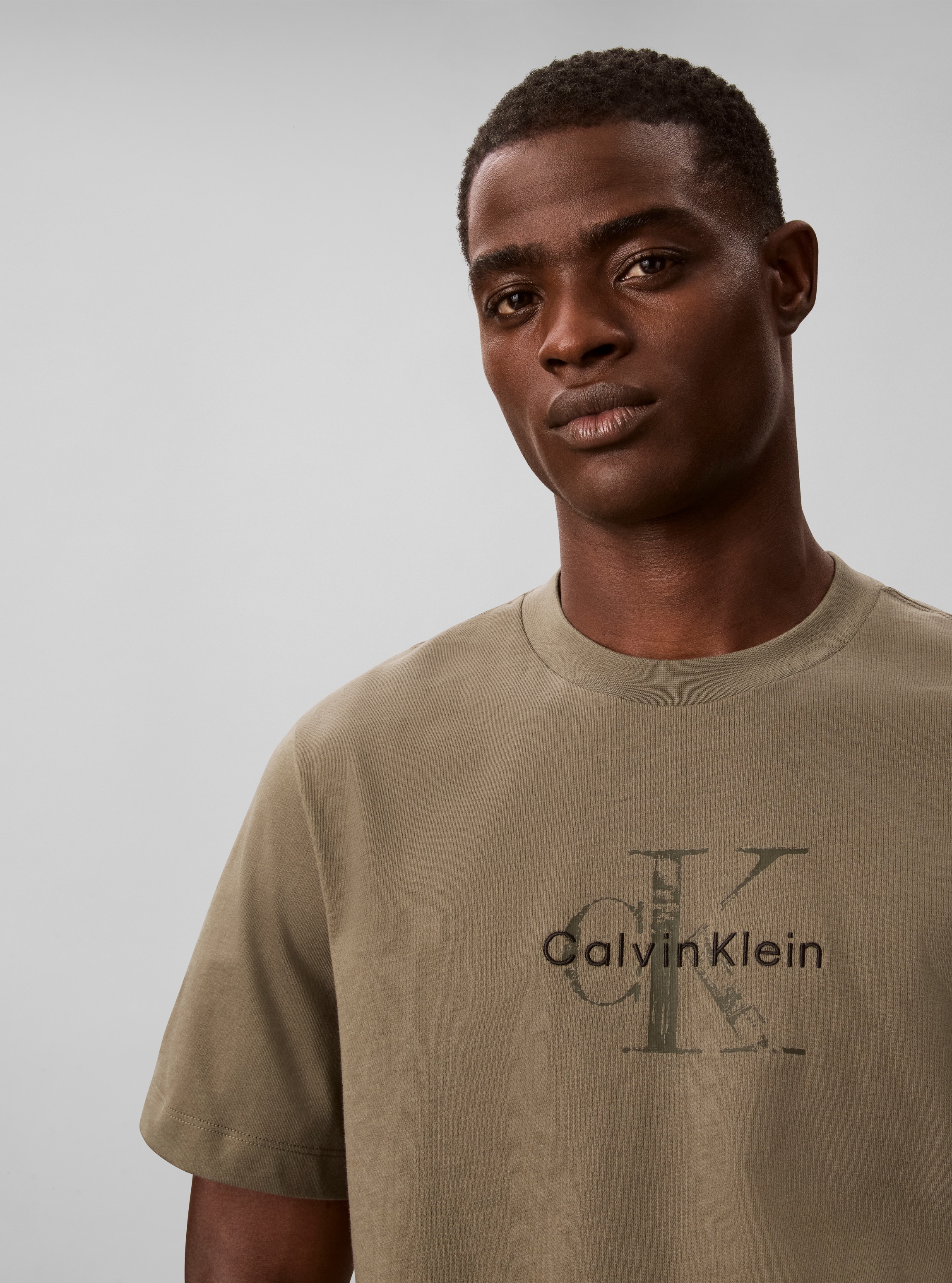 Calvin Klein Jeans T-Shirt Rundhalsausschnitt, Regular Fit, Logo-Print