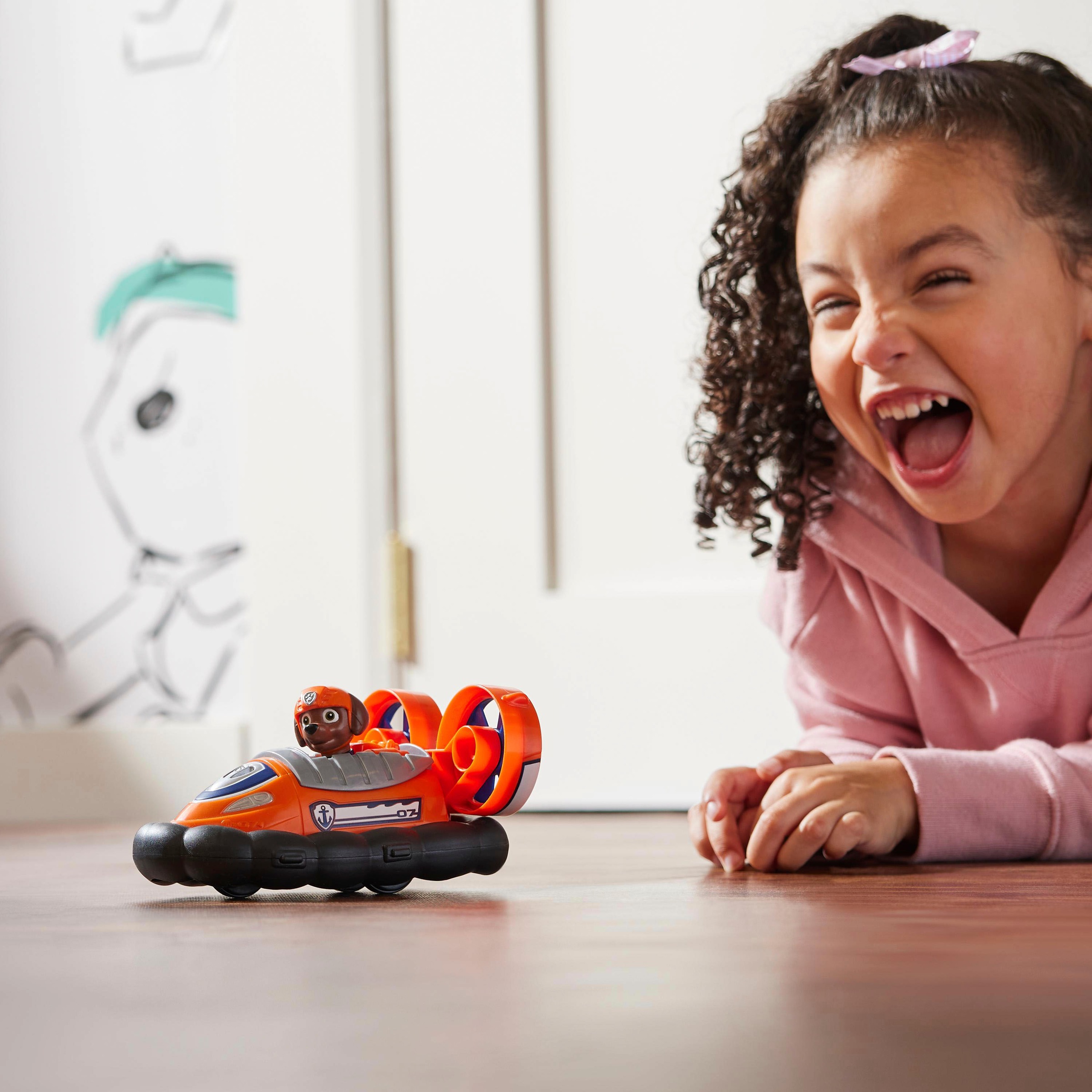 Spin Master Spielzeug-Auto »Paw Patrol - Sust. Basic Vehicle Zuma«, zum Teil aus recycelten Material