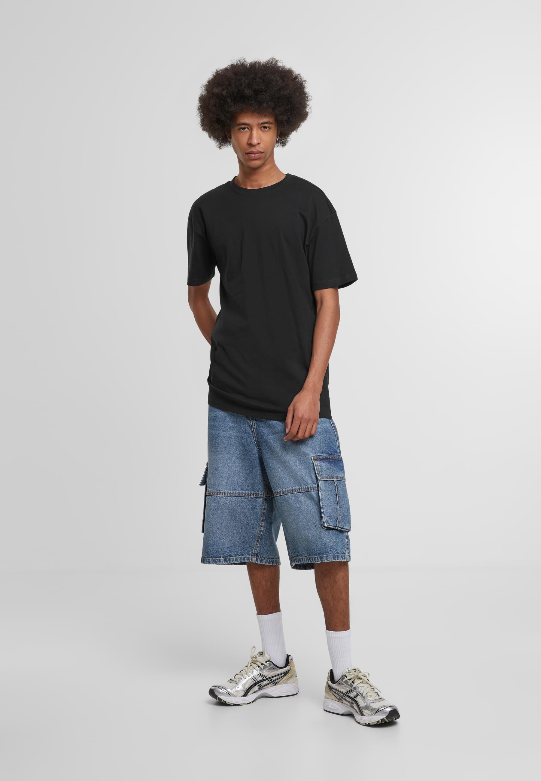 URBAN CLASSICS Shorts »Urban Classics Relaxed Denim Cargo Shorts«, (1 tlg.)
