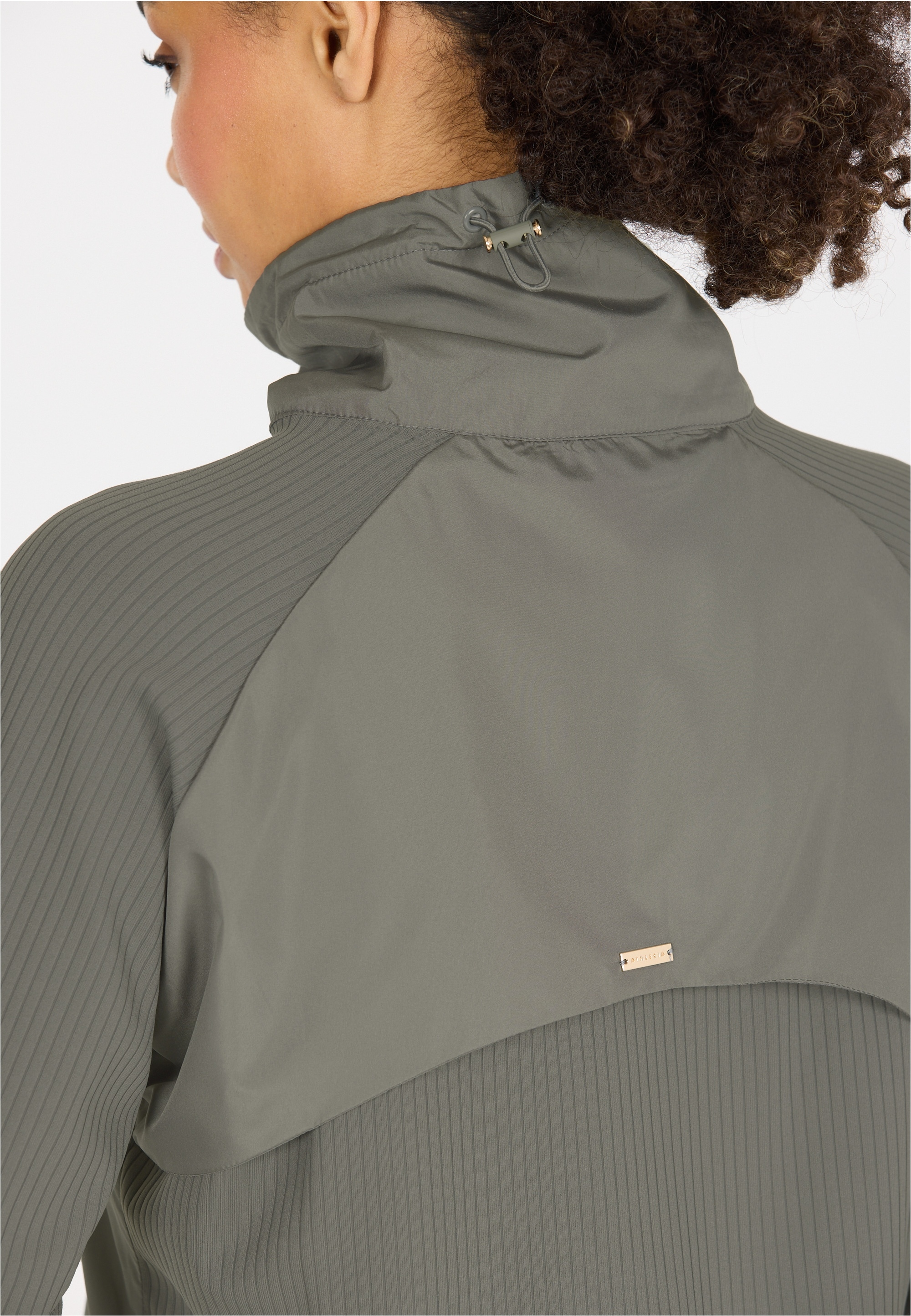 ATHLECIA Outdoorjacke »Aiana«, in atmungsaktiver Stretch-Qualität