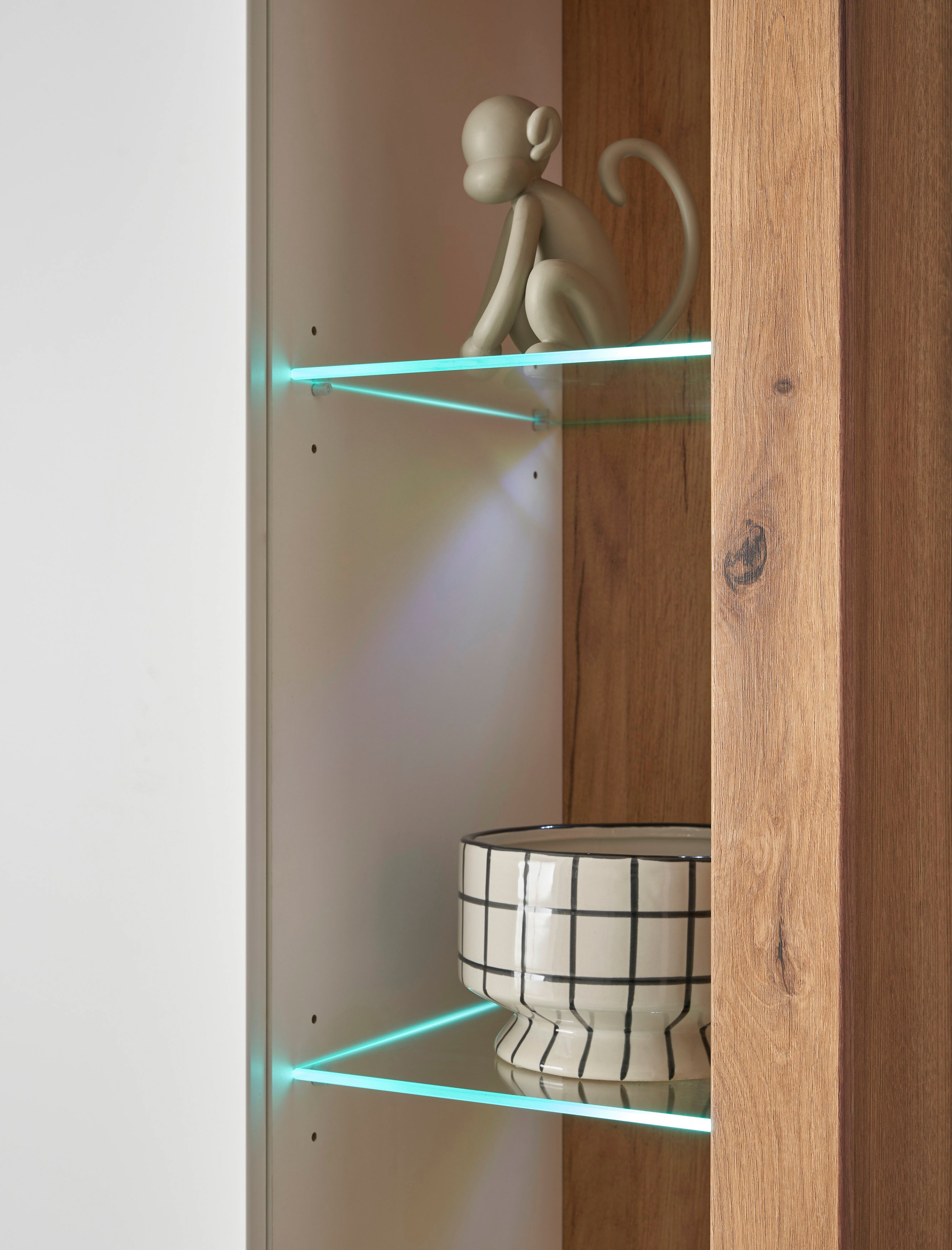 INOSIGN Vitrine »Brixen, Vitrinenschrank in Eiche Dekor, moderne Standvitrine«, Metallgriffe, ausreichend Stauraum, vielseitig einsetzbar, 80 cm breit