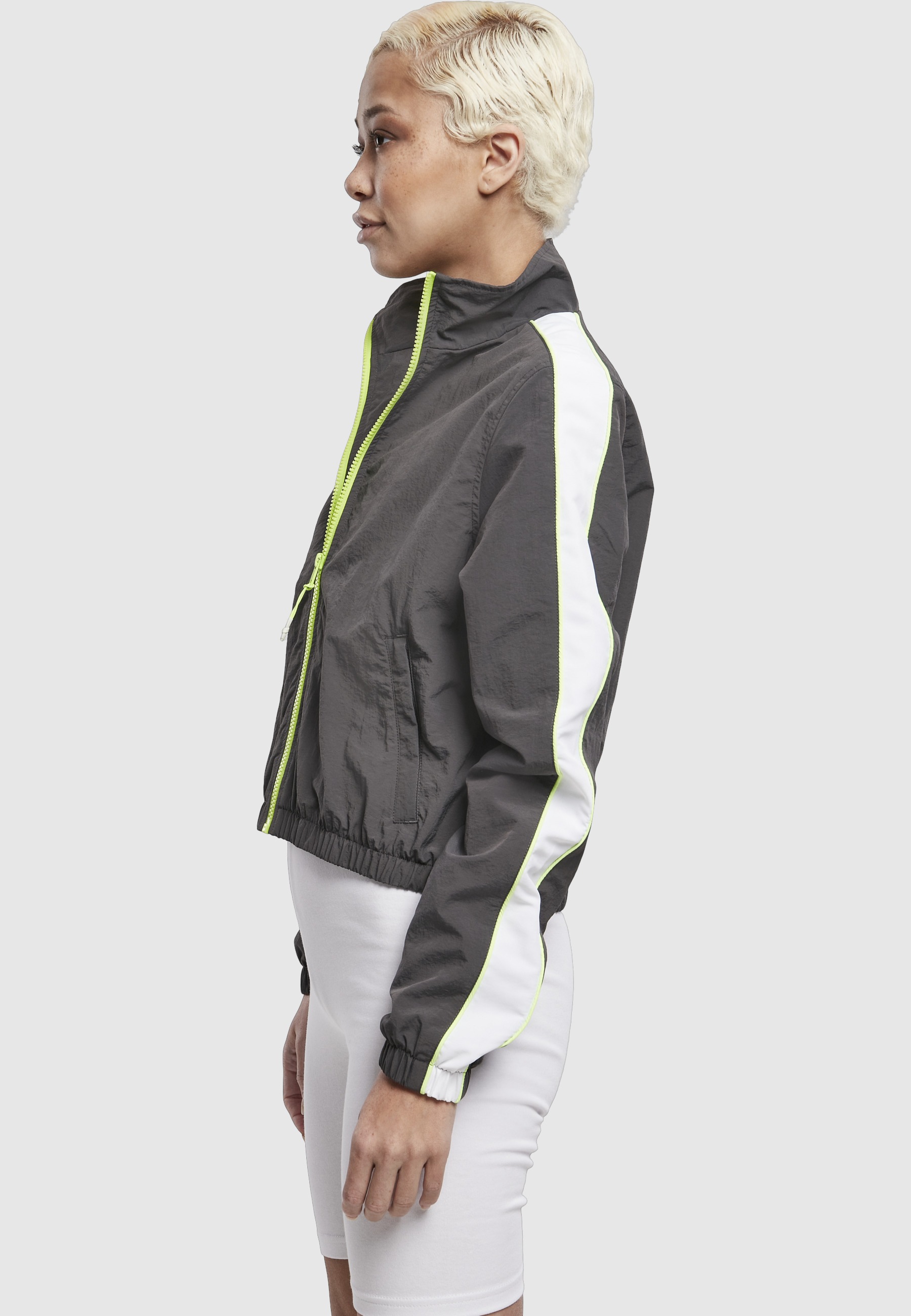 URBAN CLASSICS Allwetterjacke »Urban Classics Damen Ladies Short Piped Track Jacket« 1 Stk. tlg. ohne Kapuze