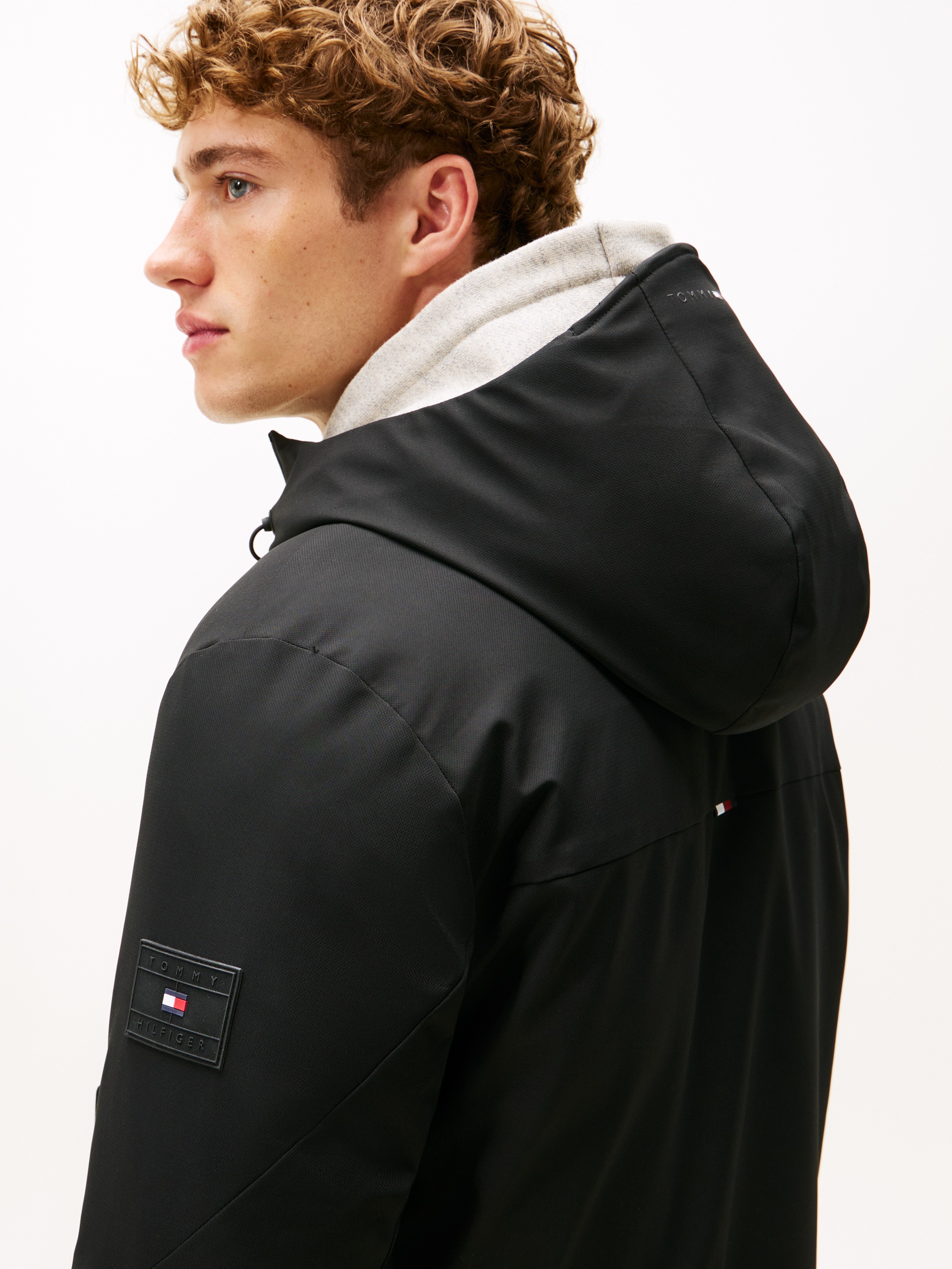 Tommy Hilfiger Funktionsjacke "TECH HOODED SHORT PADDED JACKET", mit Kapuze günstig online kaufen