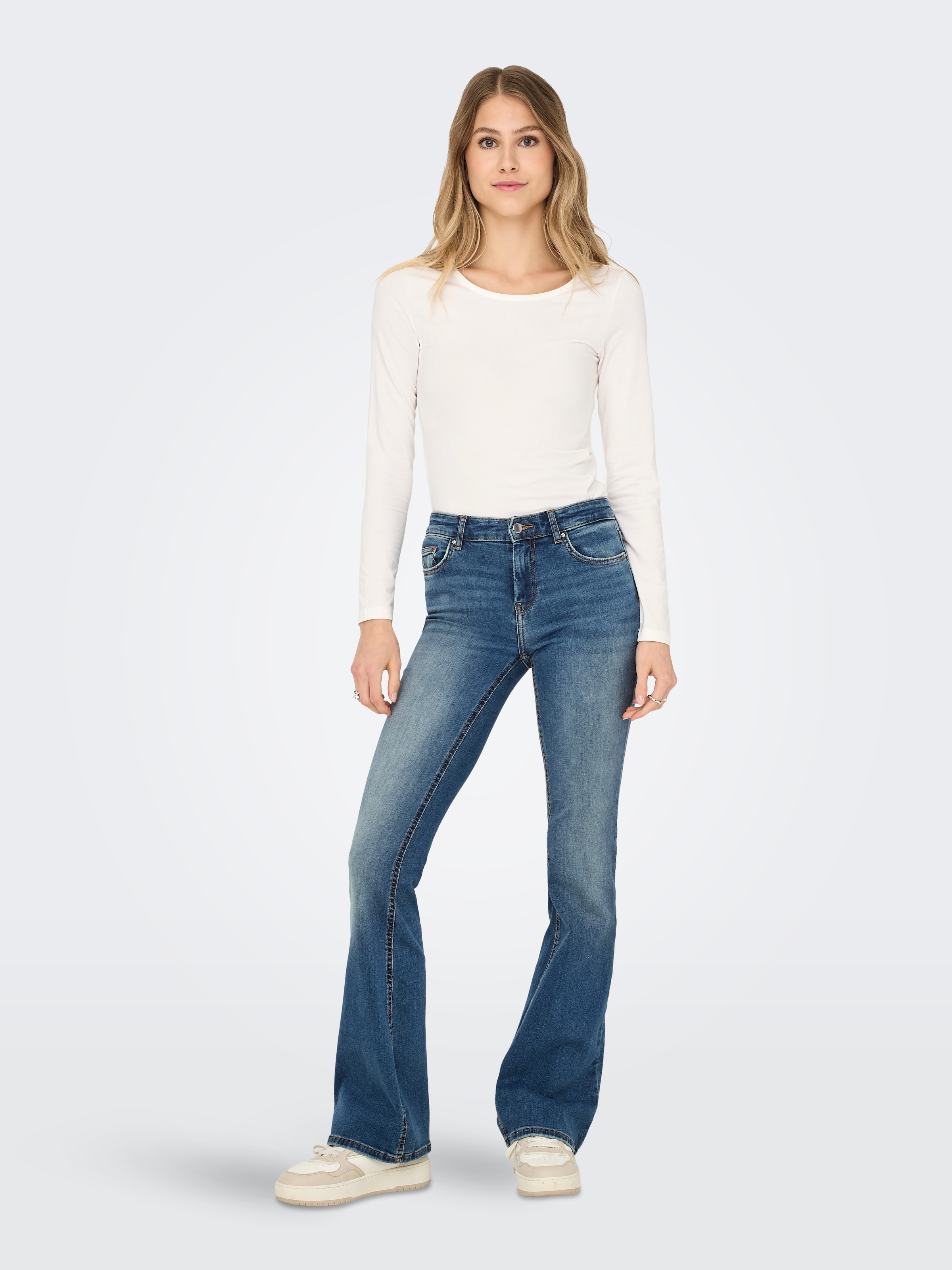 ONLY Bootcut-Jeans »ONLBLUSH MID FLARED DNM DOT741 NOOS«