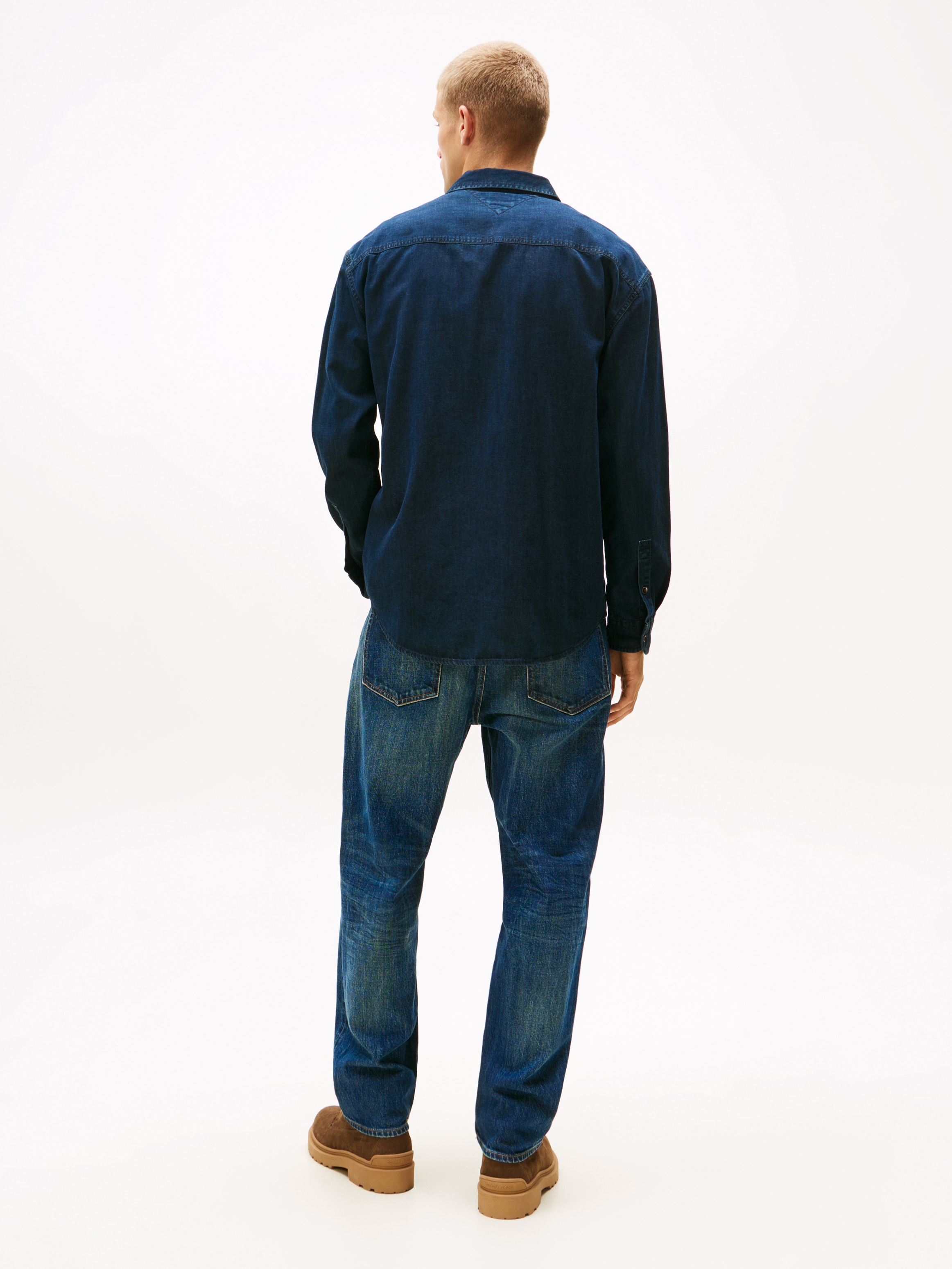Tommy Jeans Jeanshemd »RELAXED DENIM SHIRT«, Relaxed fit mit Rundhalsausschnitt