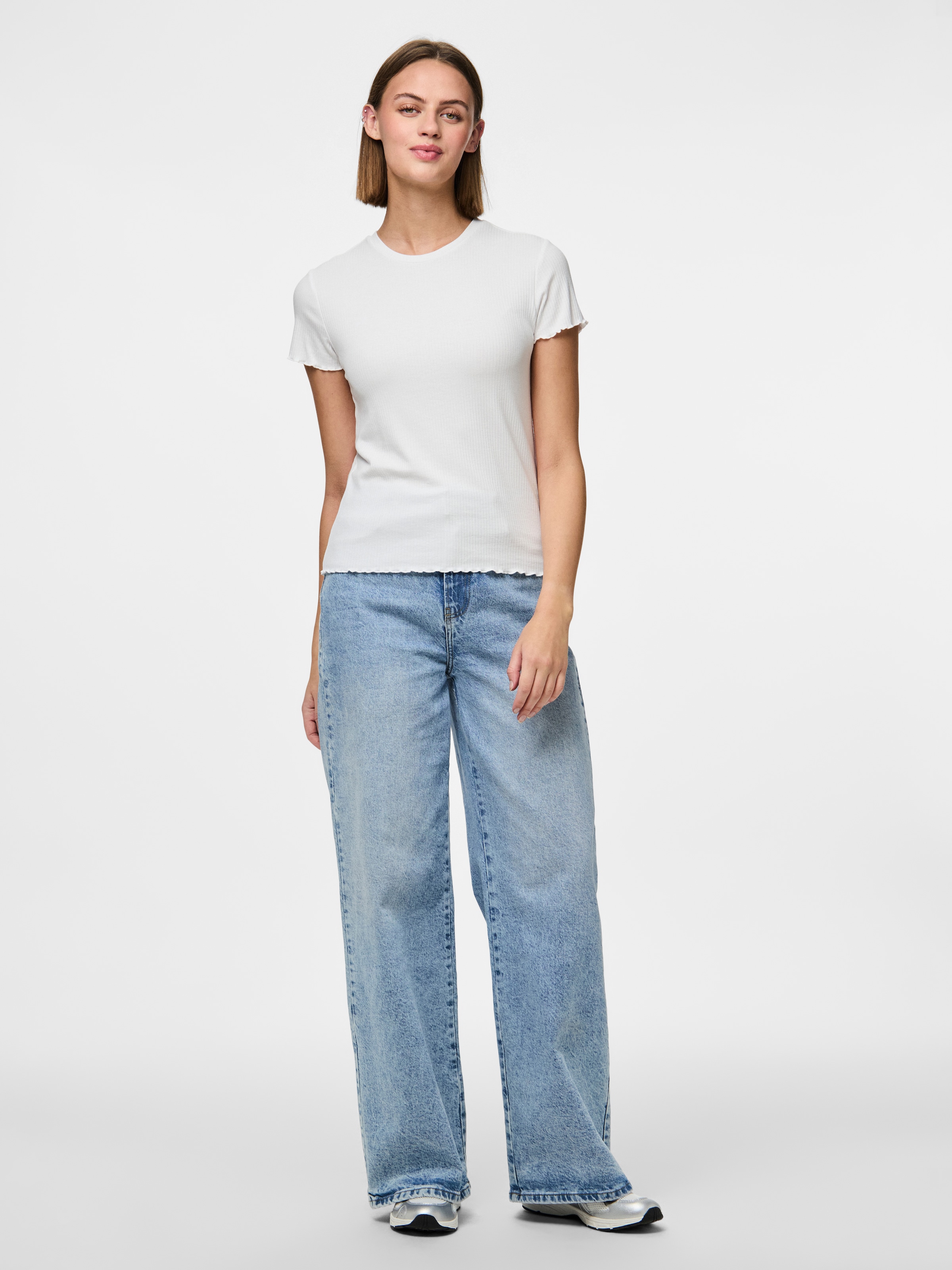 pieces Kurzarmshirt »PCNICCA SS O-NECK  TOP KAC BFD« Viskosemischung, slim fit