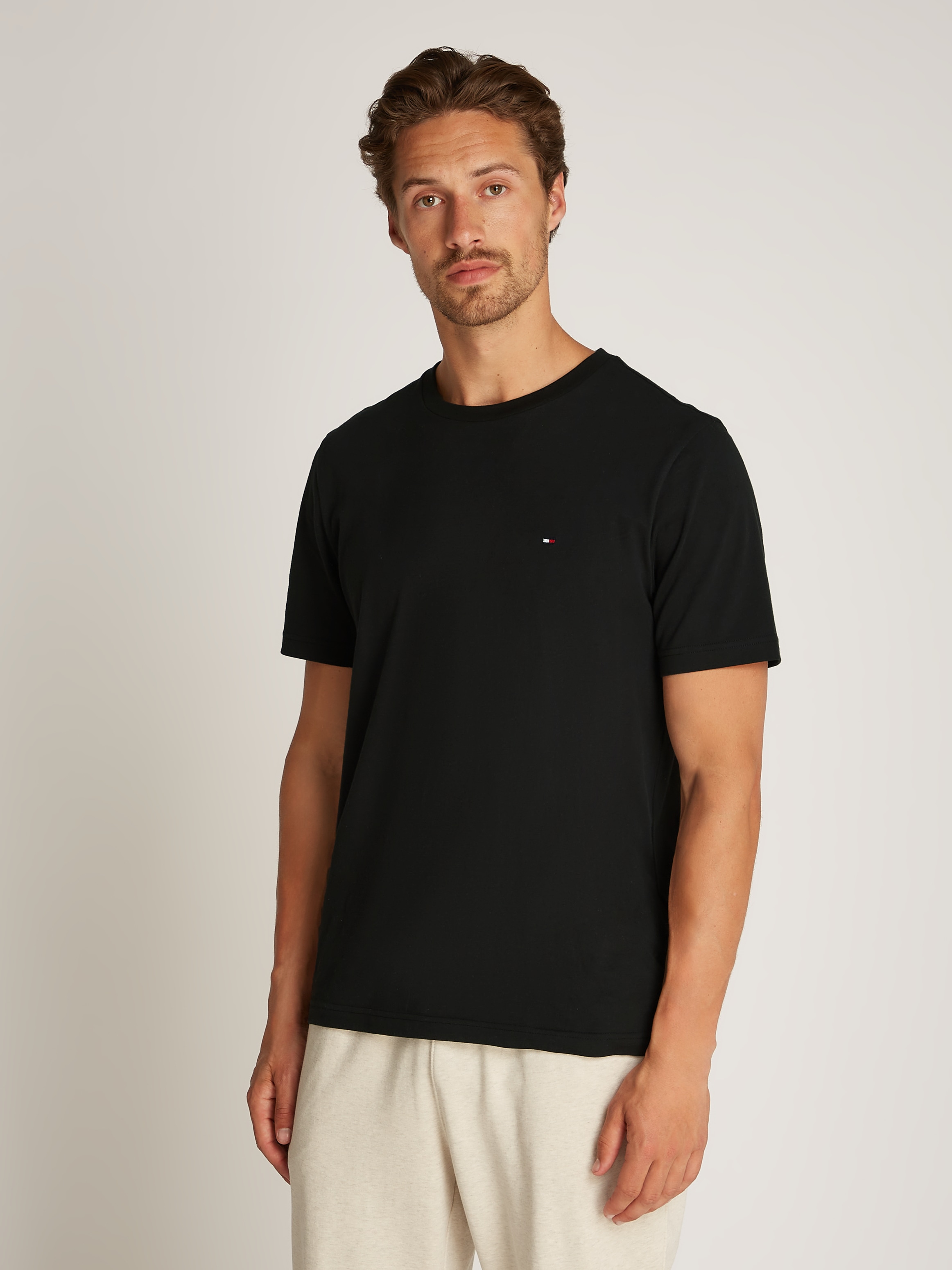 Tommy Hilfiger T-Shirt "ESSENTIAL REGULAR FIT SOLID mit Stickerei" unifarbe günstig online kaufen