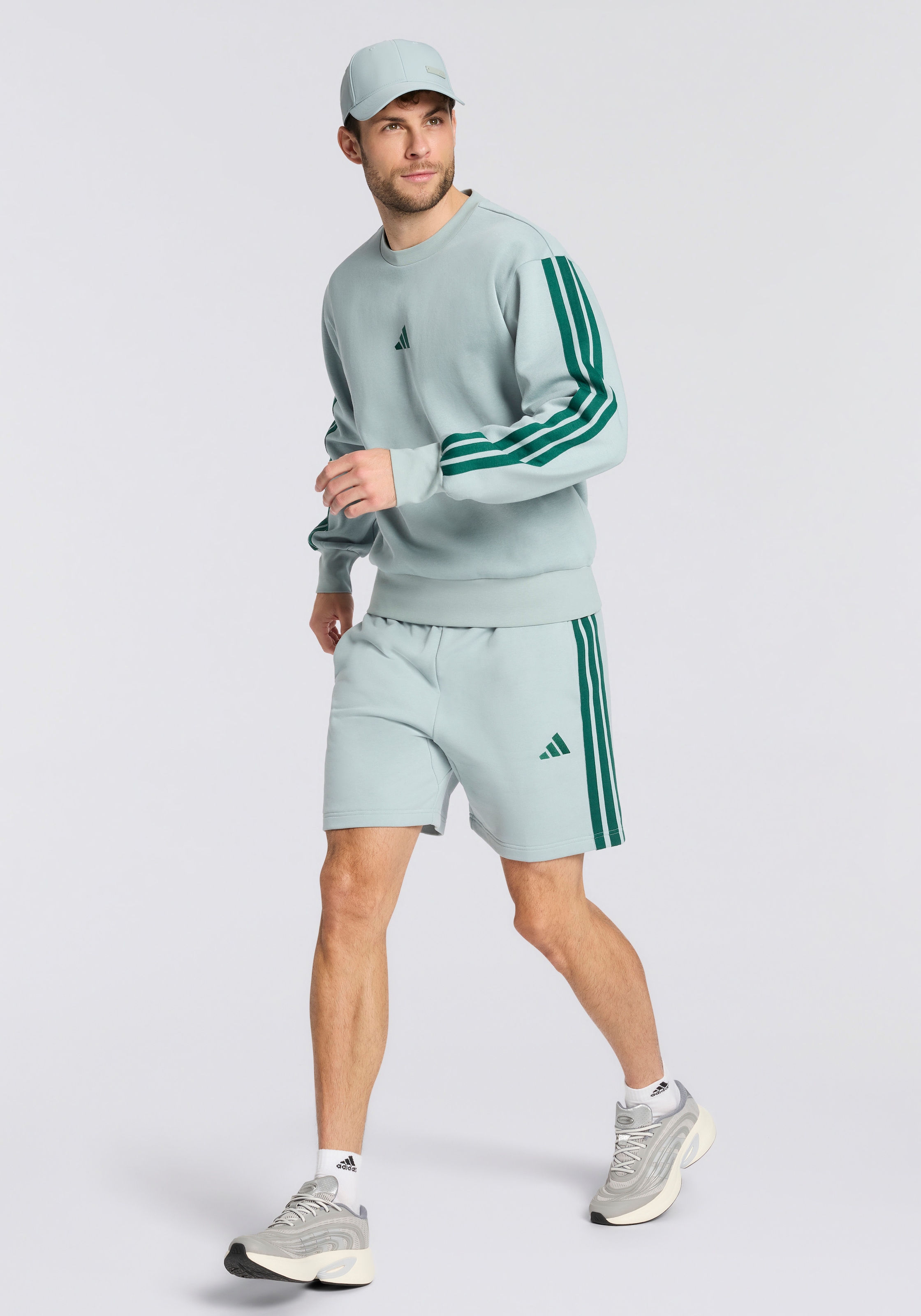 adidas Sportswear Shorts »ESSENTIALS 3-STREIFEN FRENCH TERRY«  für Laufaktivitäten und sportliche Anlässe, mit Kordelverschluss