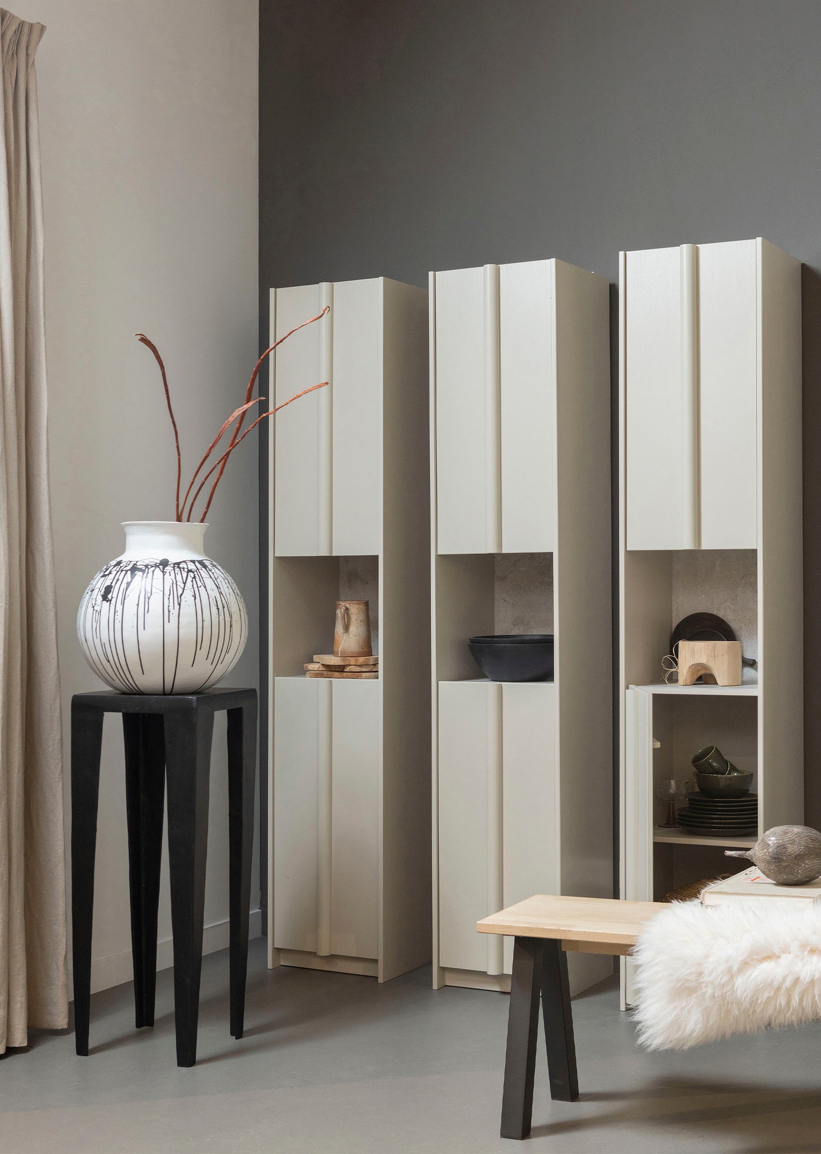 WOOOD Vitrine "Basu Smalle Hochschrank" 2 Türen, 1 Schublade, H 210 cm x B günstig online kaufen