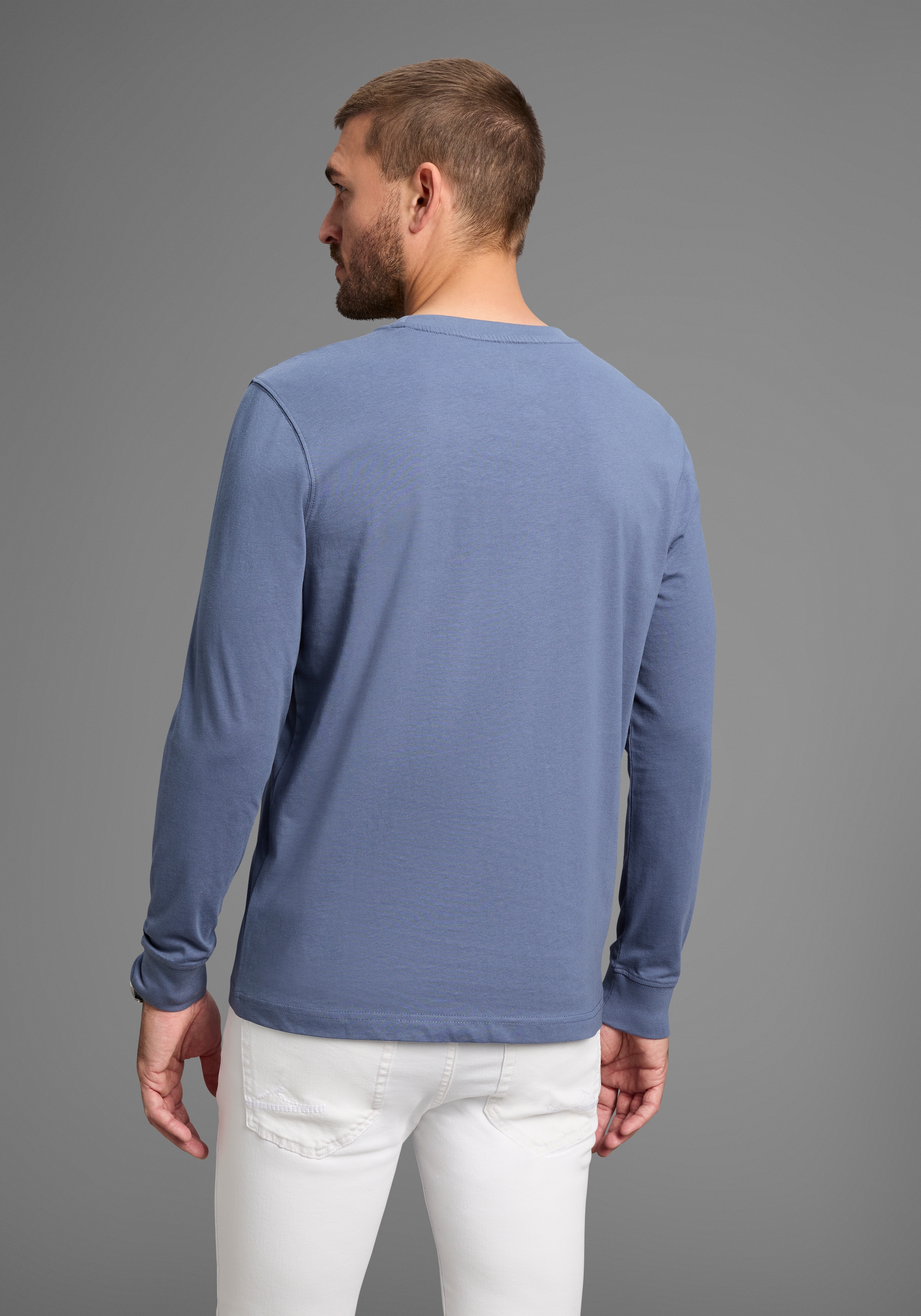 DELMAO Rundhalsshirt, schmal geschnitten, mit Print, aus 100% Baumwolle