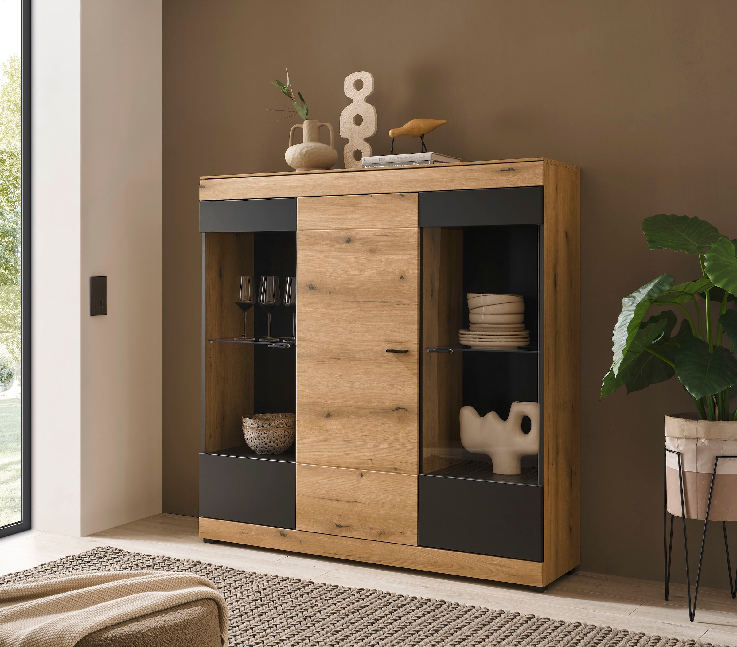 Home affaire Highboard »Soleto, moderner Schrank, Vitrine in Eiche Evoke« zeitlos, schwarze Griffe aus Metall, ausreichend Stauraum