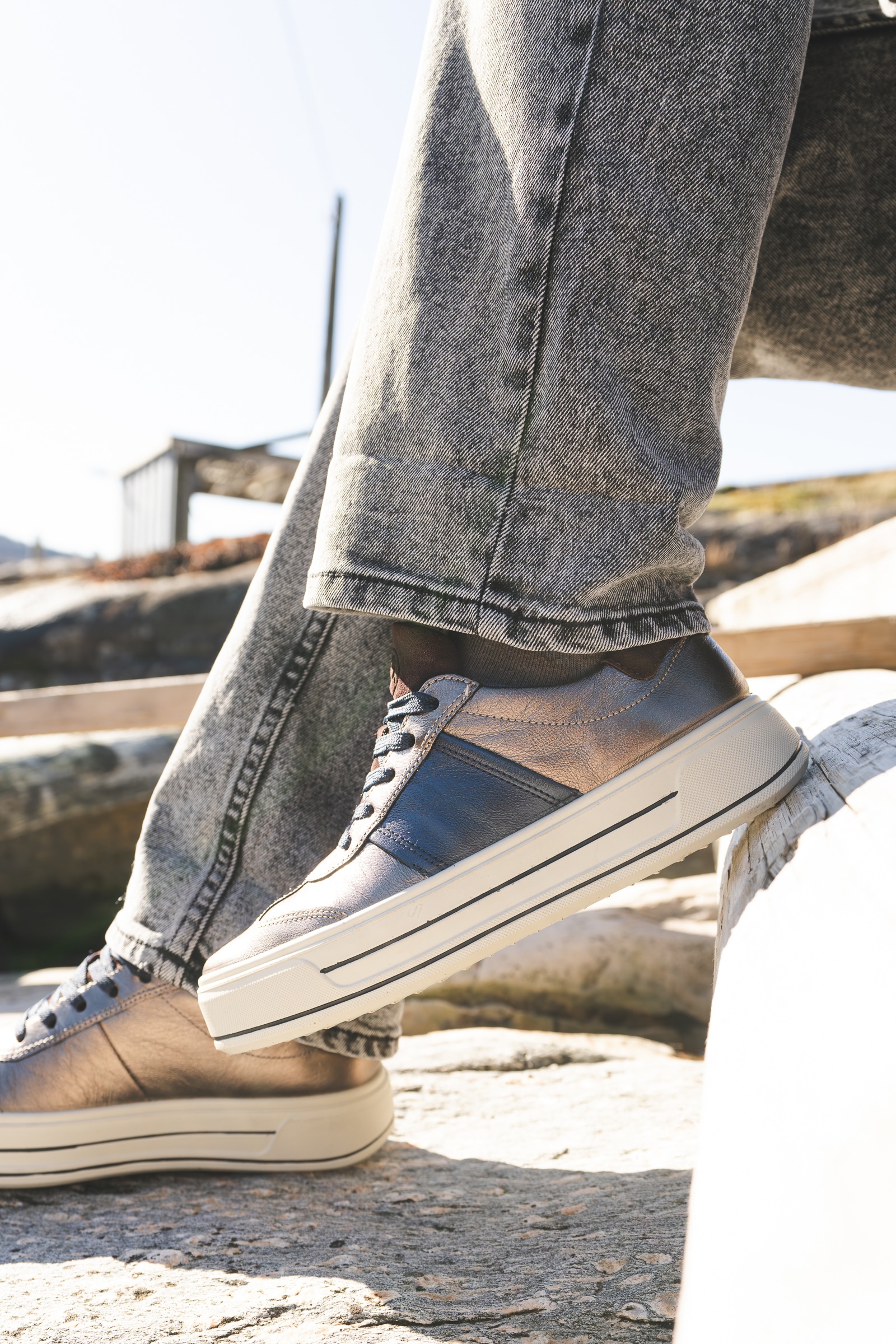 Ara Plateausneaker »CANBERRA«, Plateausneaker, Schnürschuh im Metallic Look, H-Weite