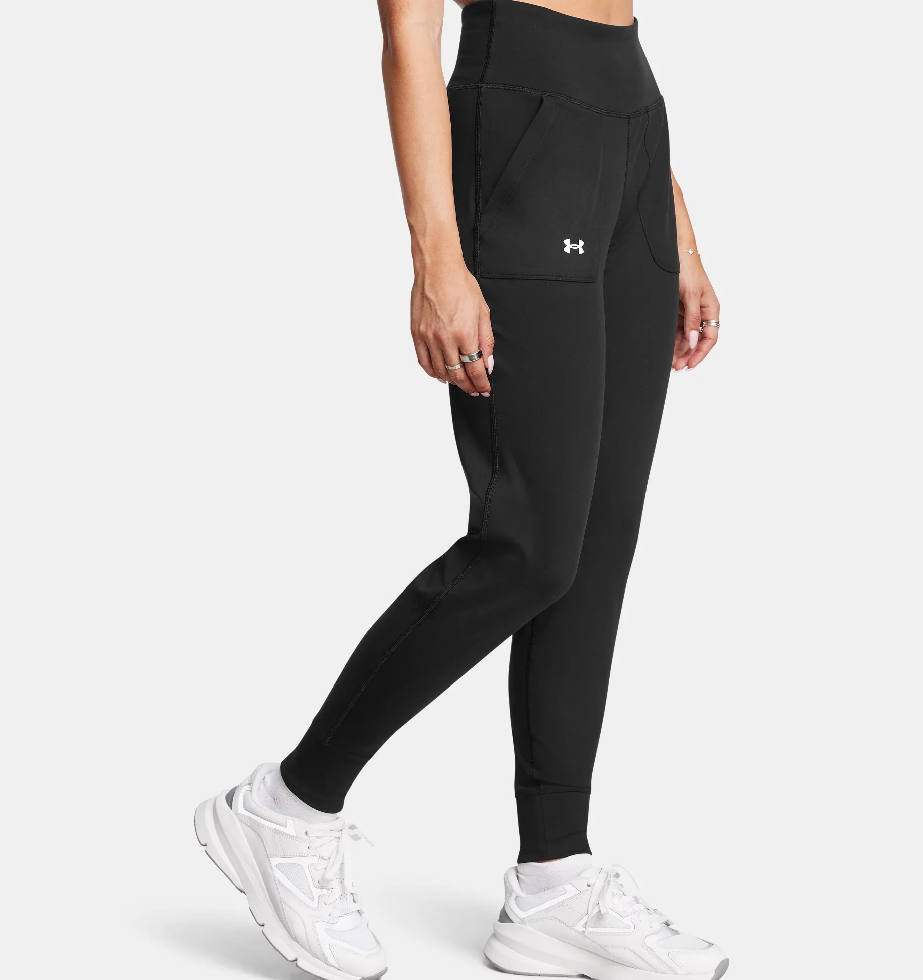 Under Armour Trainingshose "MOTION JOGGER" sportlicher Stil, leichtes Material, mit Elasthan-Anteil