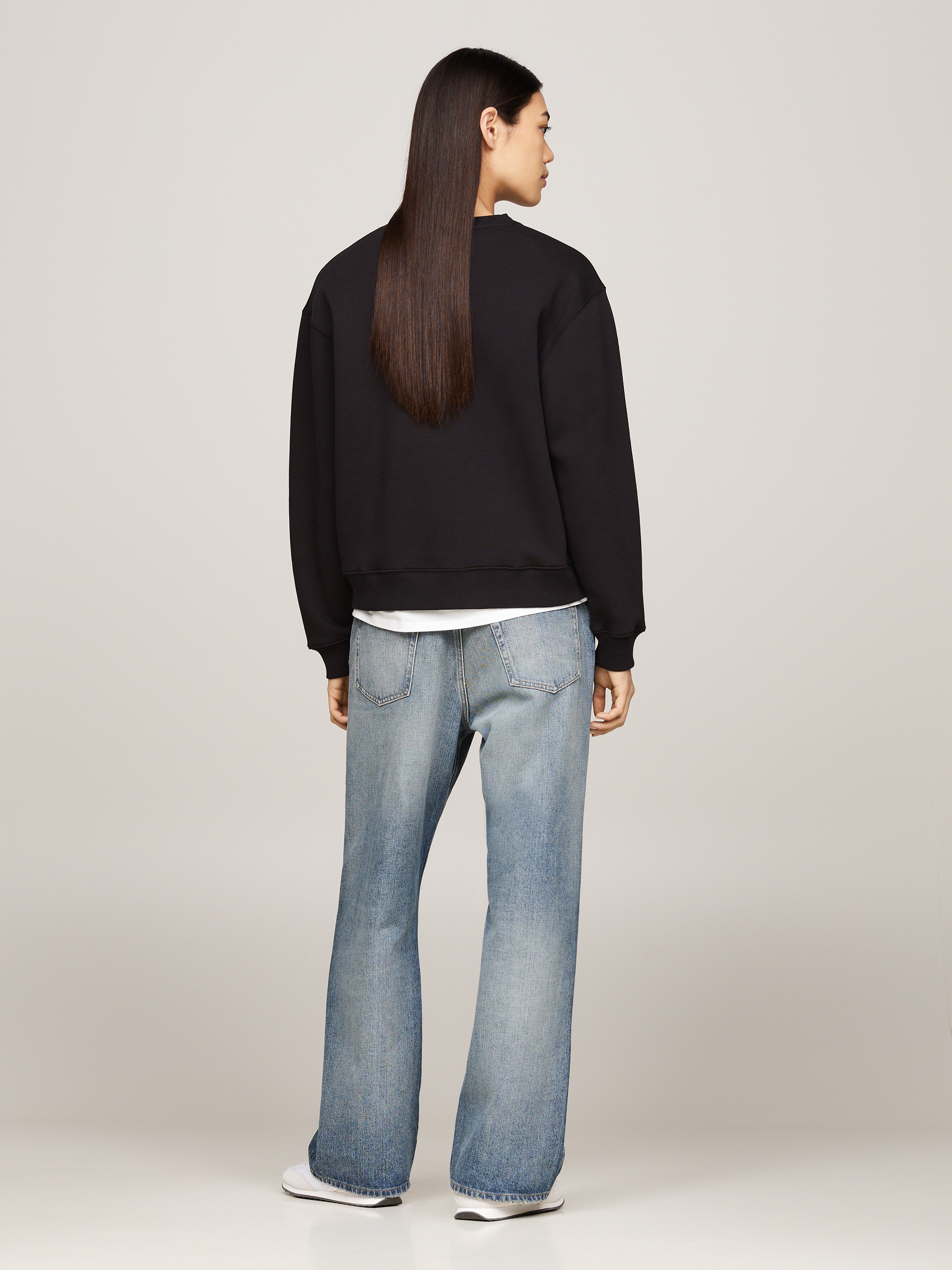 Tommy Hilfiger Sweatshirt »MDRN REG CORP LOGO C-NK SWTSHRT«, mit Logoschriftzug