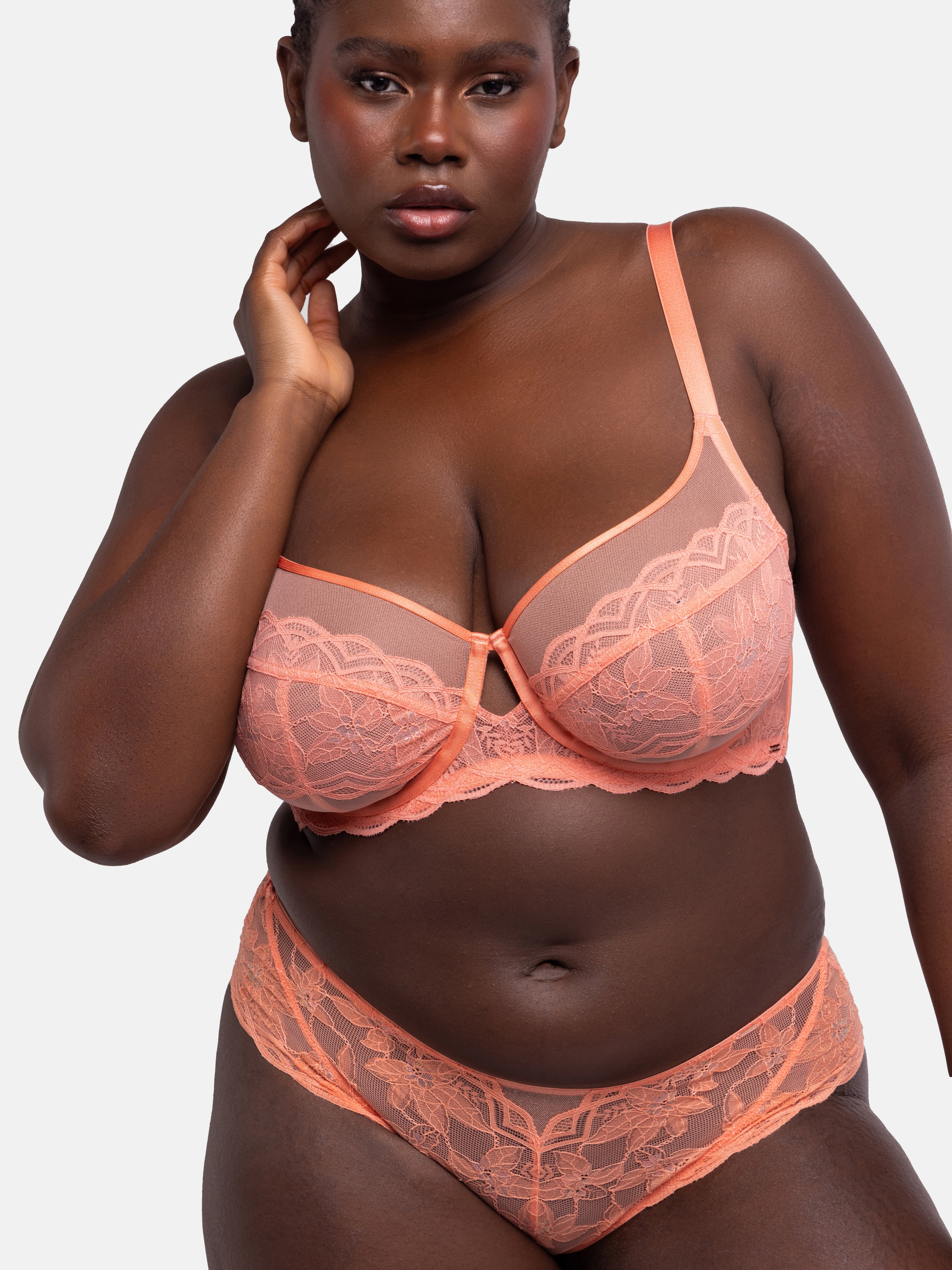 Dorina Bügel-BH LORELEI Curves, schimmerndes Netz mit Spitzendetails günstig online kaufen