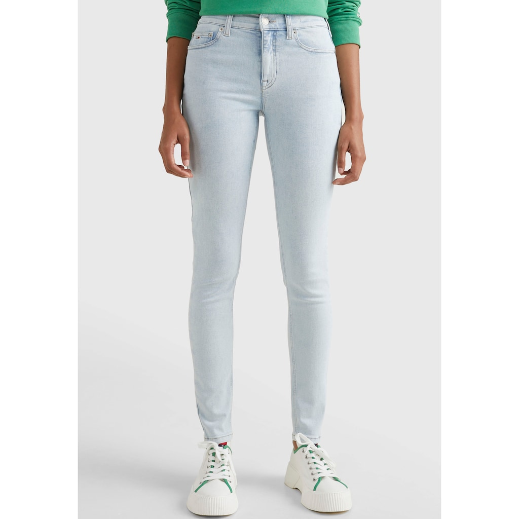 Tommy Jeans Skinny-fit-Jeans »Nora«, mit Tommy Jeans Label-Badge & Passe hinten