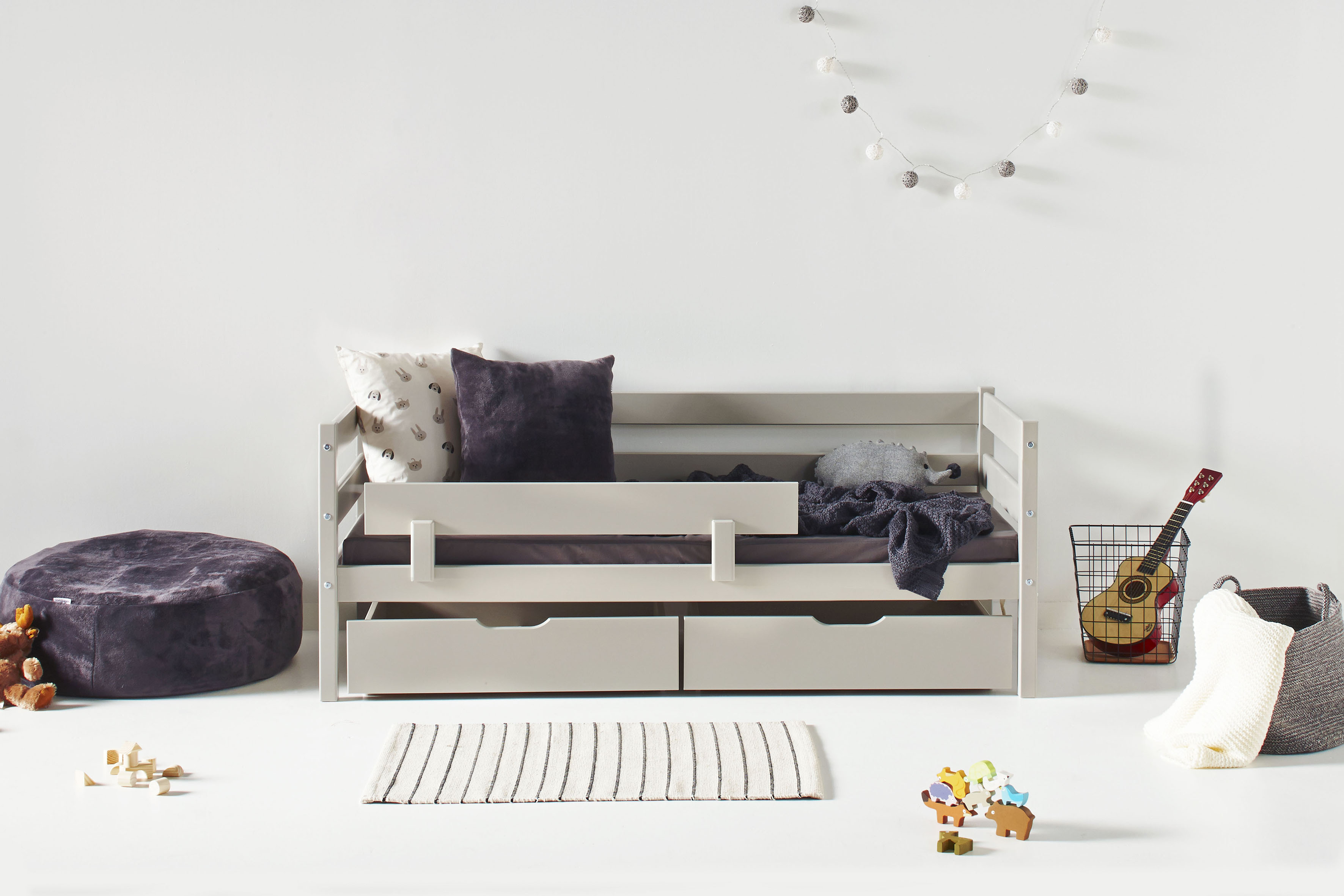 Hoppekids Einzelbett "ECO Comfort Kinderbett, Kiefer Massivholz, Jugendbett inkl. Rollrost" 70x160 cm, wahlweise in verschieden Farben/ Matratze/ Absturzsicherung