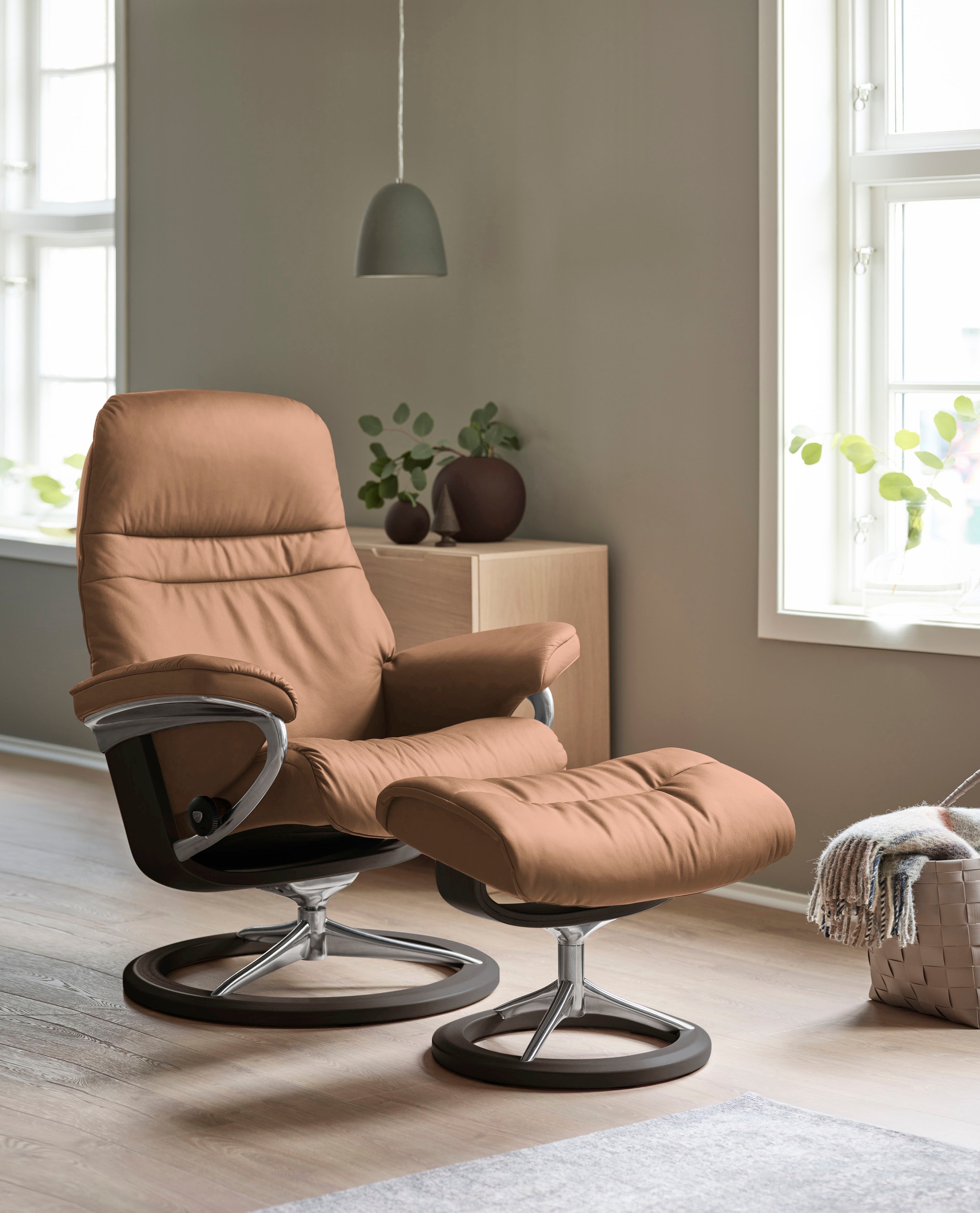 Stressless® Relaxsessel »Sunrise«, (Set, Relaxsessel mit Hocker), mit Signature Base, Größe S, Gestell Wenge