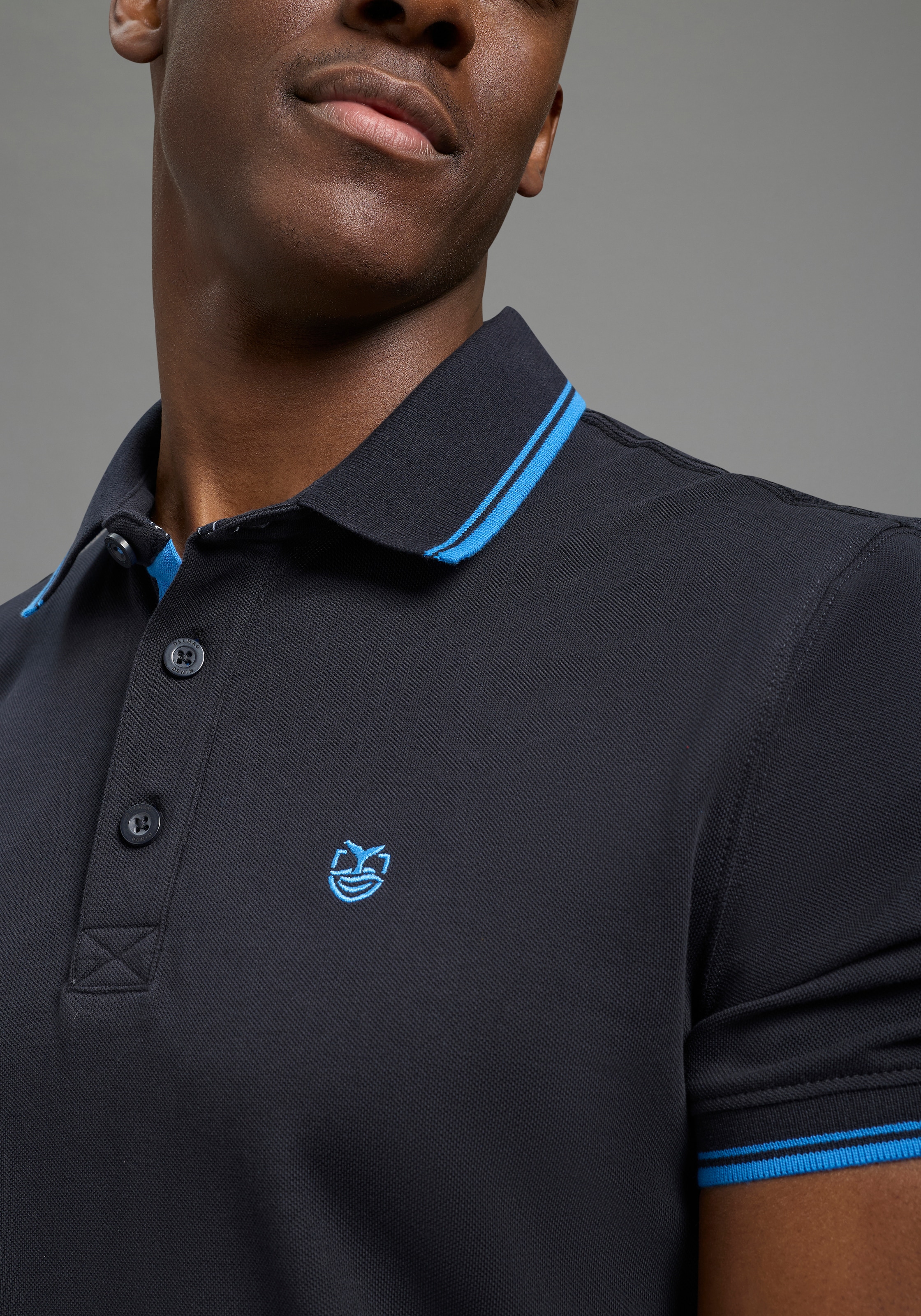 DELMAO Poloshirt »Neue Kollektion!« normale Passform, Kurzarm, mit Stickerei