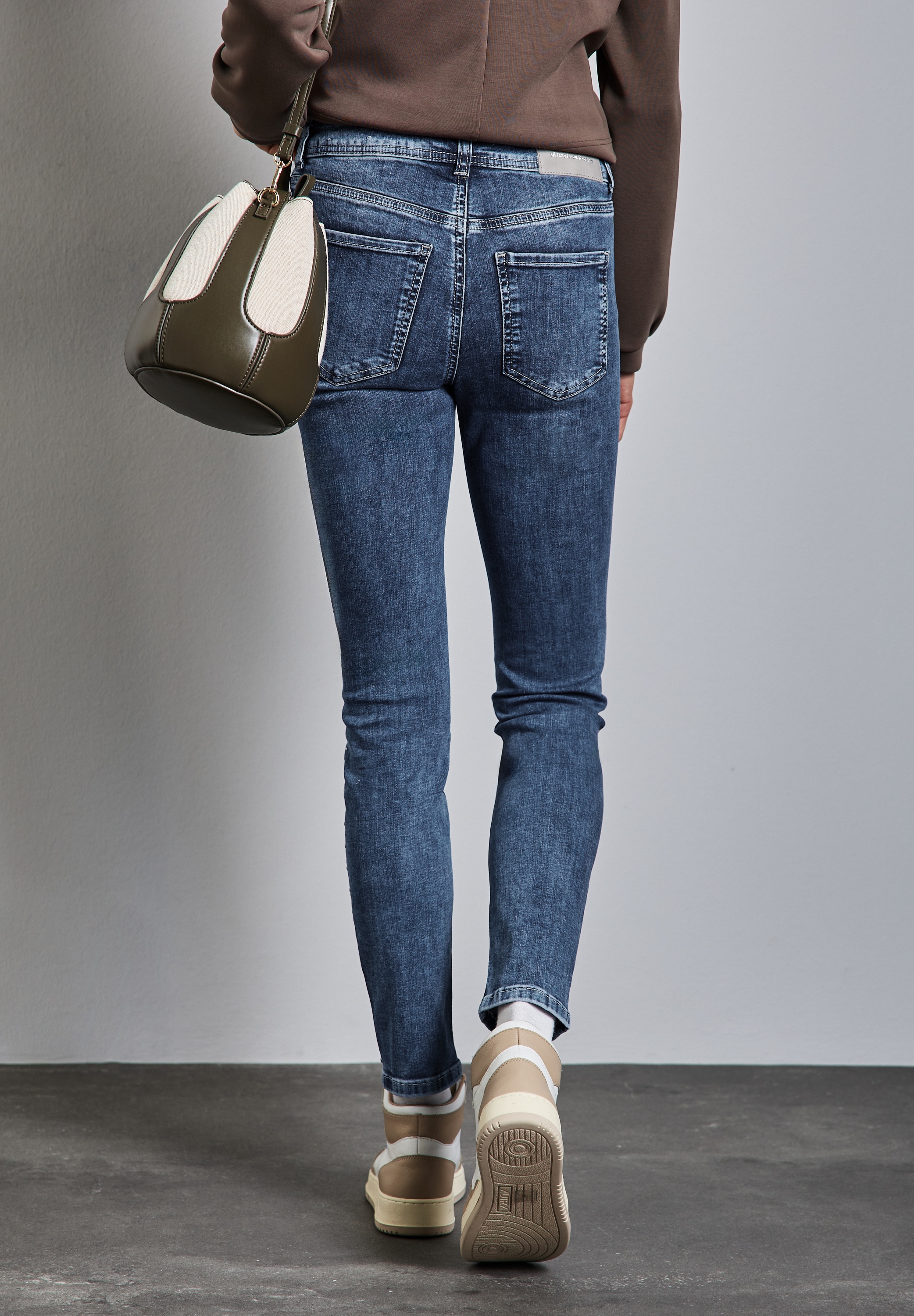 STREET ONE Slim-fit-Jeans »Style YORK«, mit Nieten und Stretch