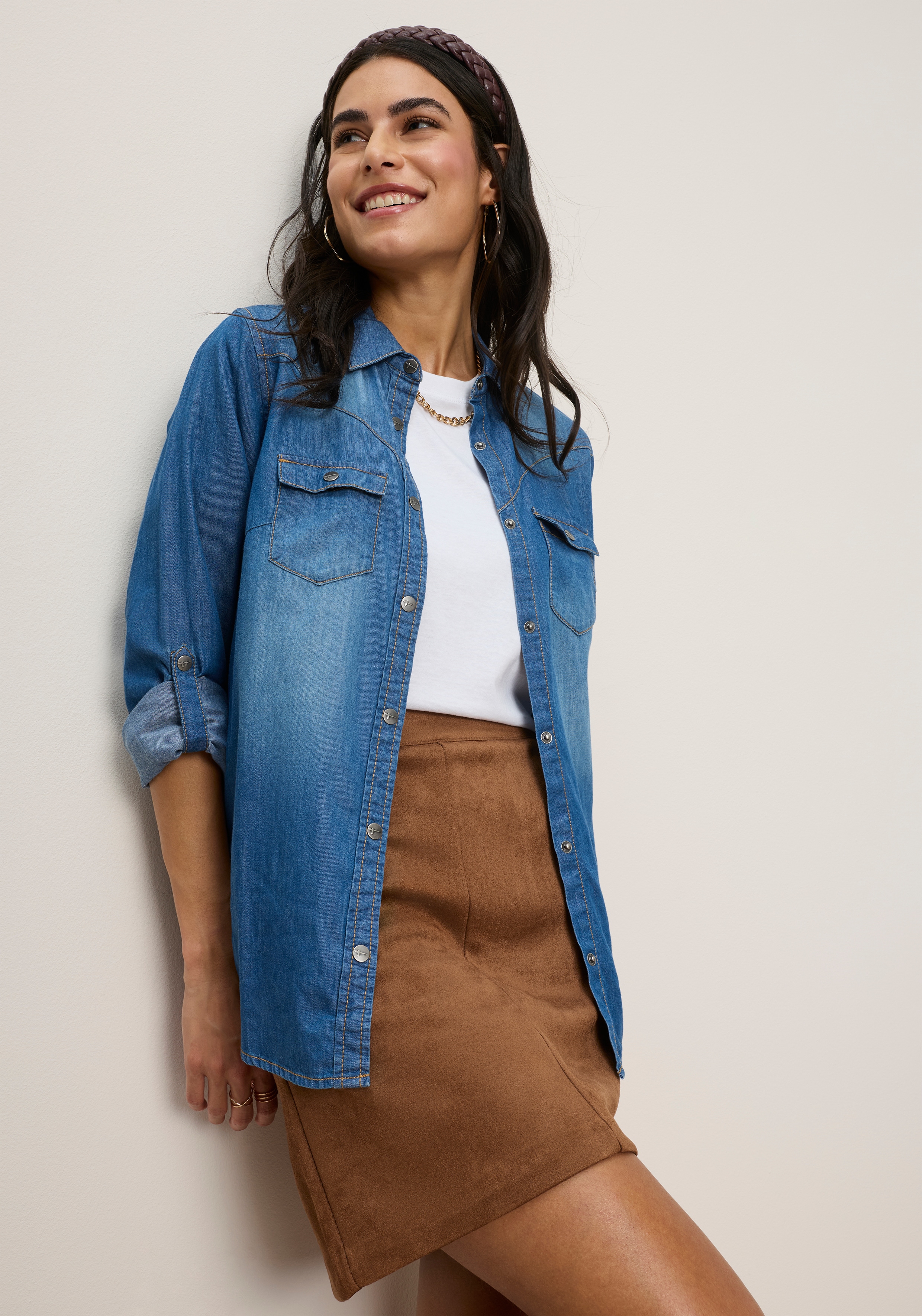 Tamaris Jeansbluse "mit praktischen Details, hohem Tragekomfort" mit Hemdblusenkragen, Regular Fit, unifarben