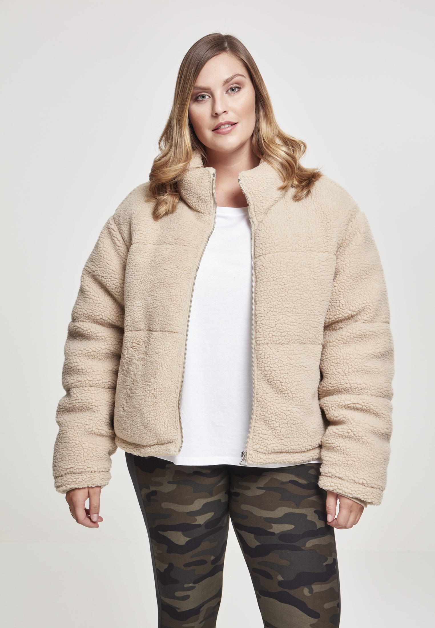 URBAN CLASSICS Winterjacke »Damen Ladies Boxy Sherpa Puffer Jacket«, (1 St.),  ohne Kapuze online bestellen | BAUR