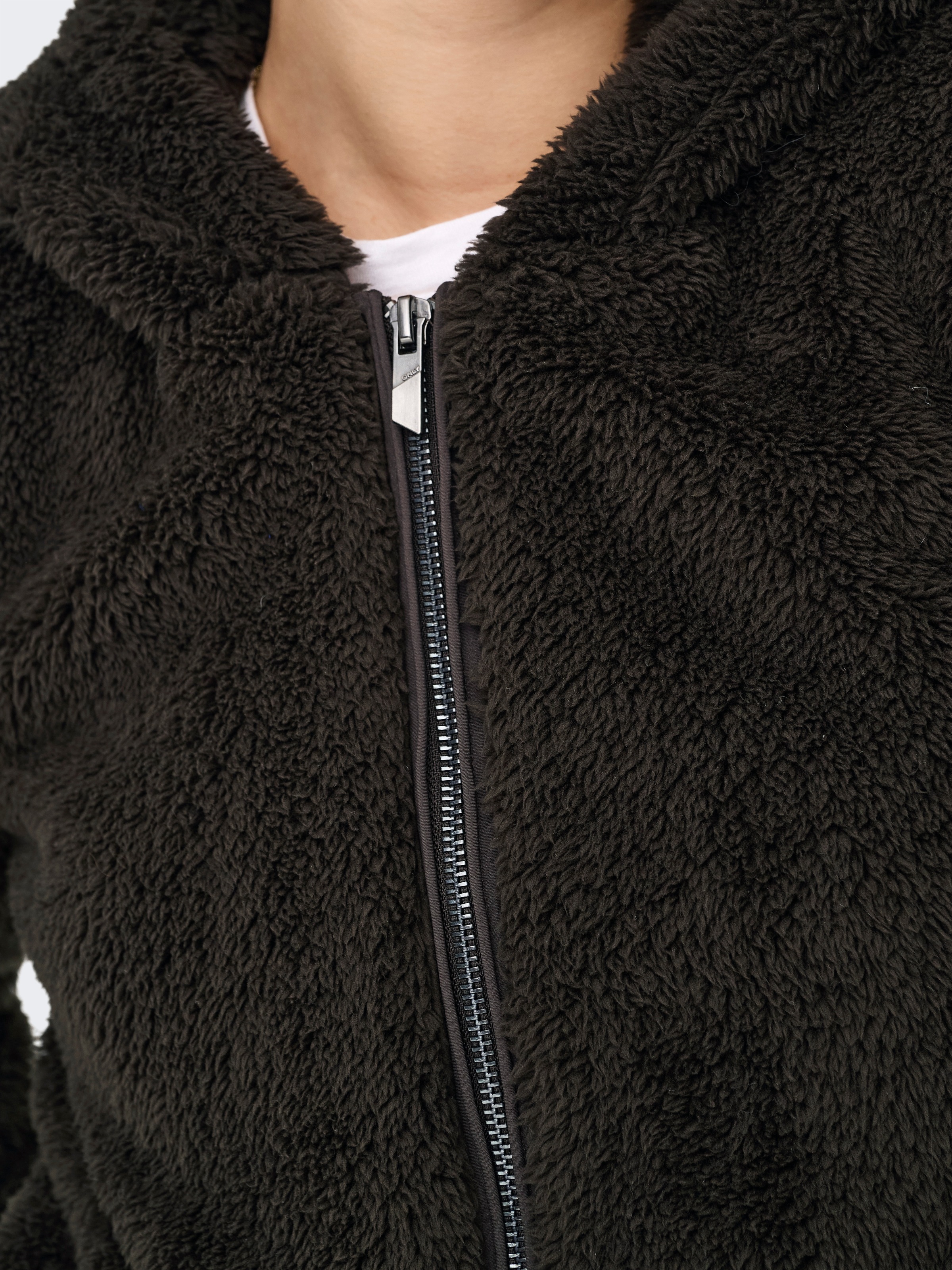 Thumbnail - ONLY Kapuzenplüschjacke "ONLNEWANNA CONTACT SHERPA JKT OTW NOOS" mit Kapuze