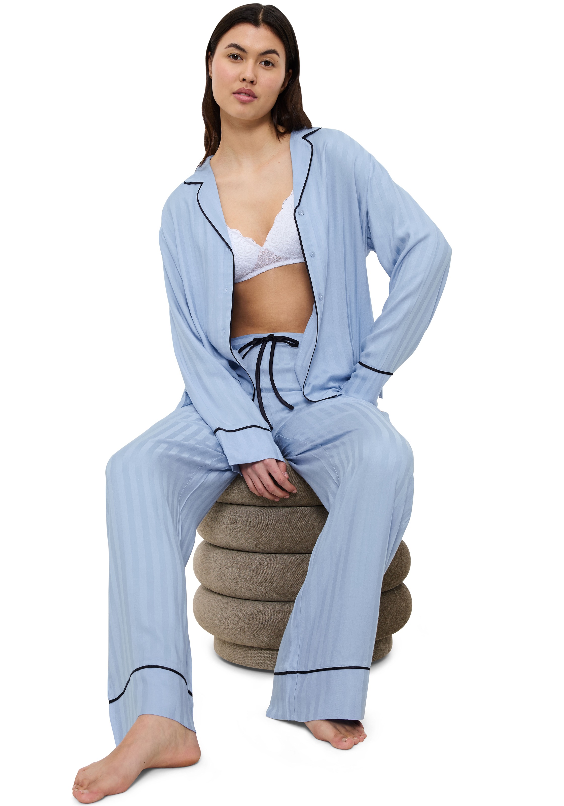 Triumph Schlafanzug »Amourette Jacquard PW«, bequem und stilvoll